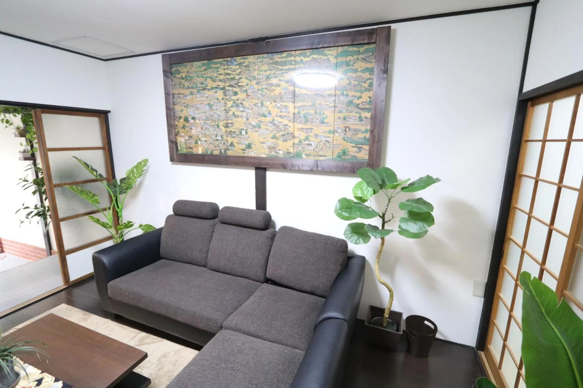 GUEST HOUSE E-NINE