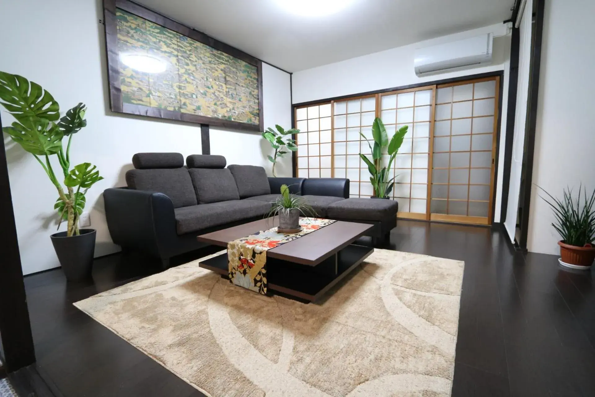 Two-Bedroom Cottage in GUEST HOUSE E-NINE Two-Bedroom Cottage in GUEST HOUSE E-NINE