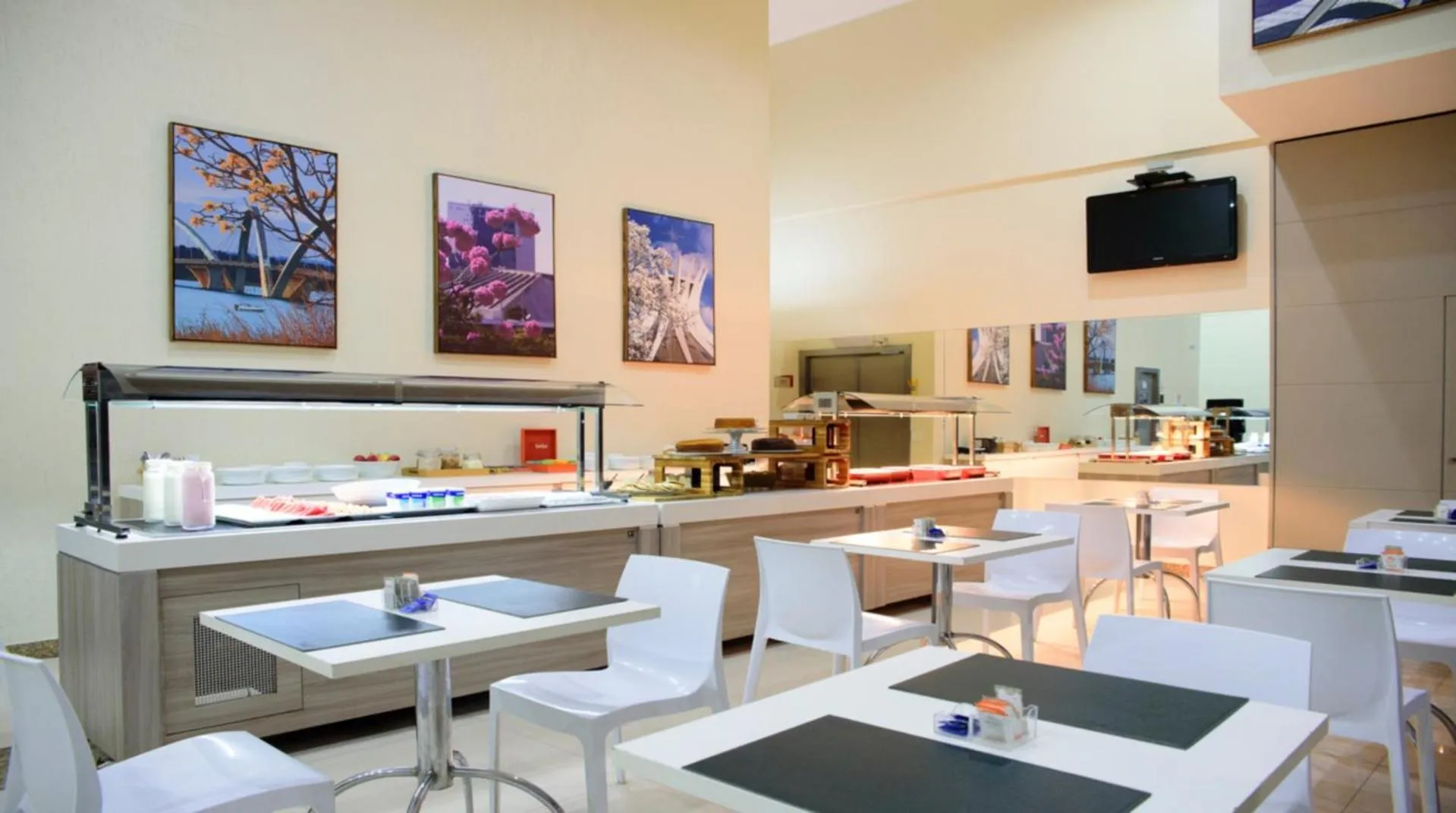 Restaurant/places to eat in Comfort Hotel Taguatinga