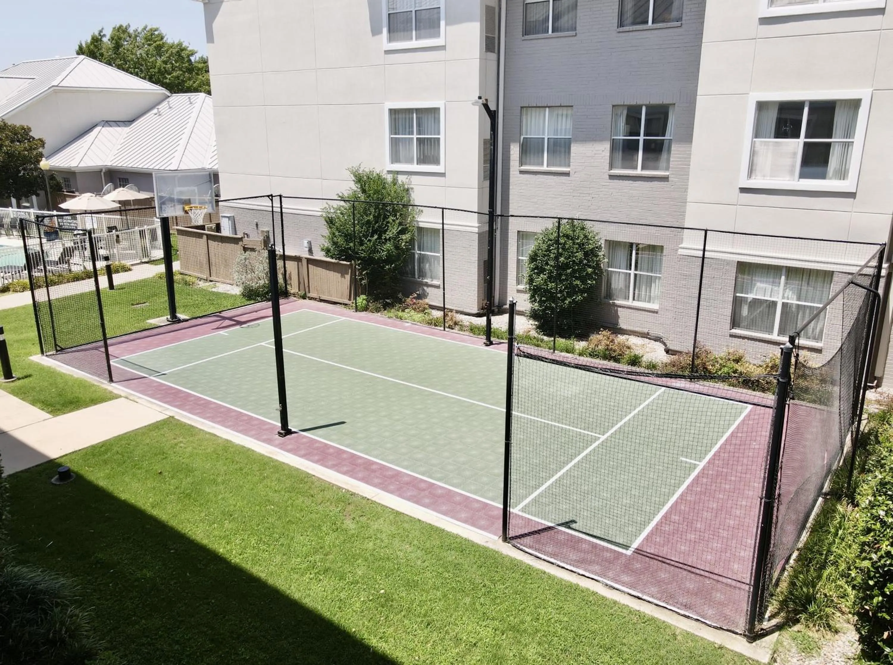 Tennis court in Residence Inn Dallas DFW Airport North/Irving