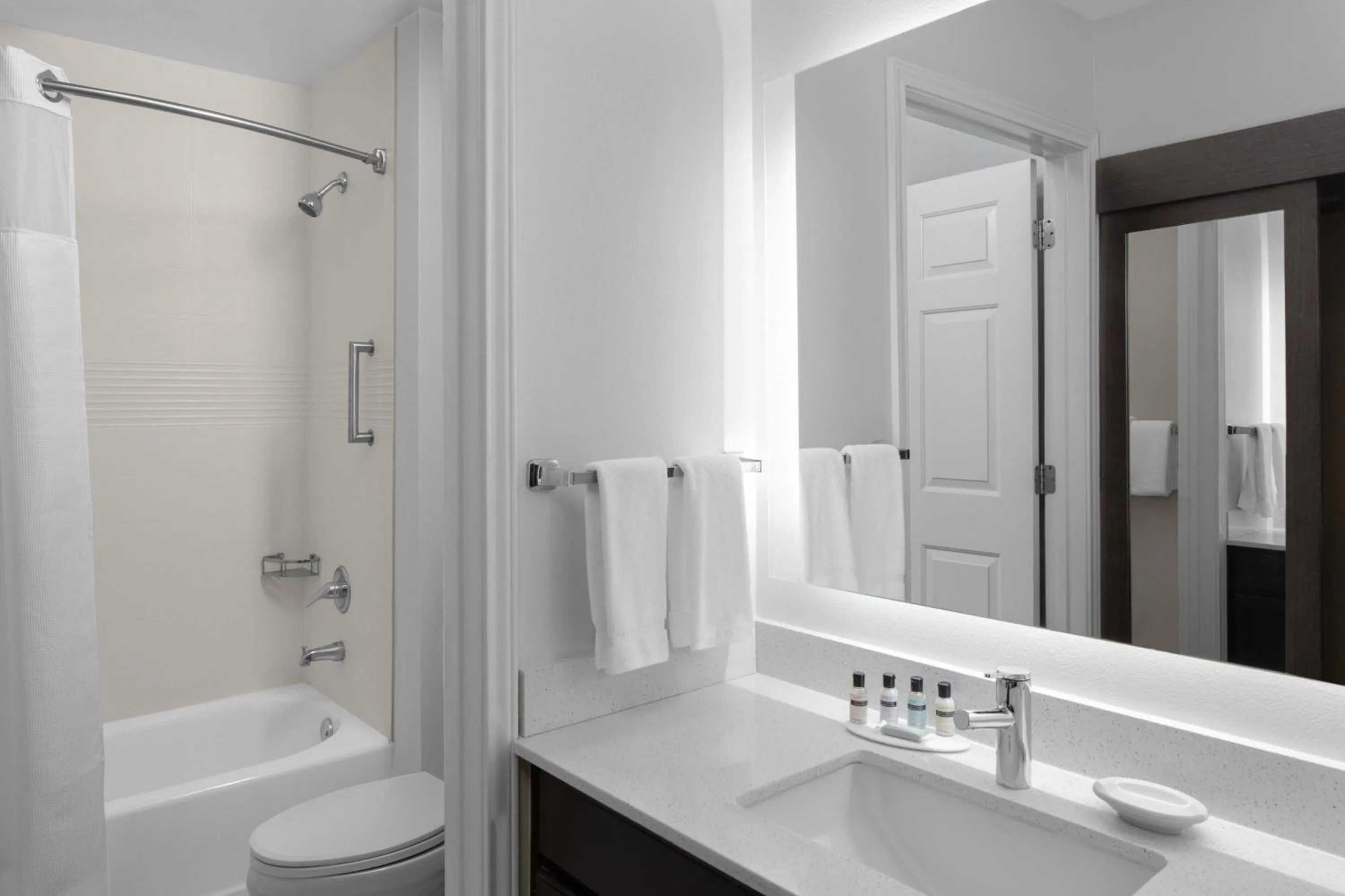 Photo of the whole room in Residence Inn Fort Worth Cultural District