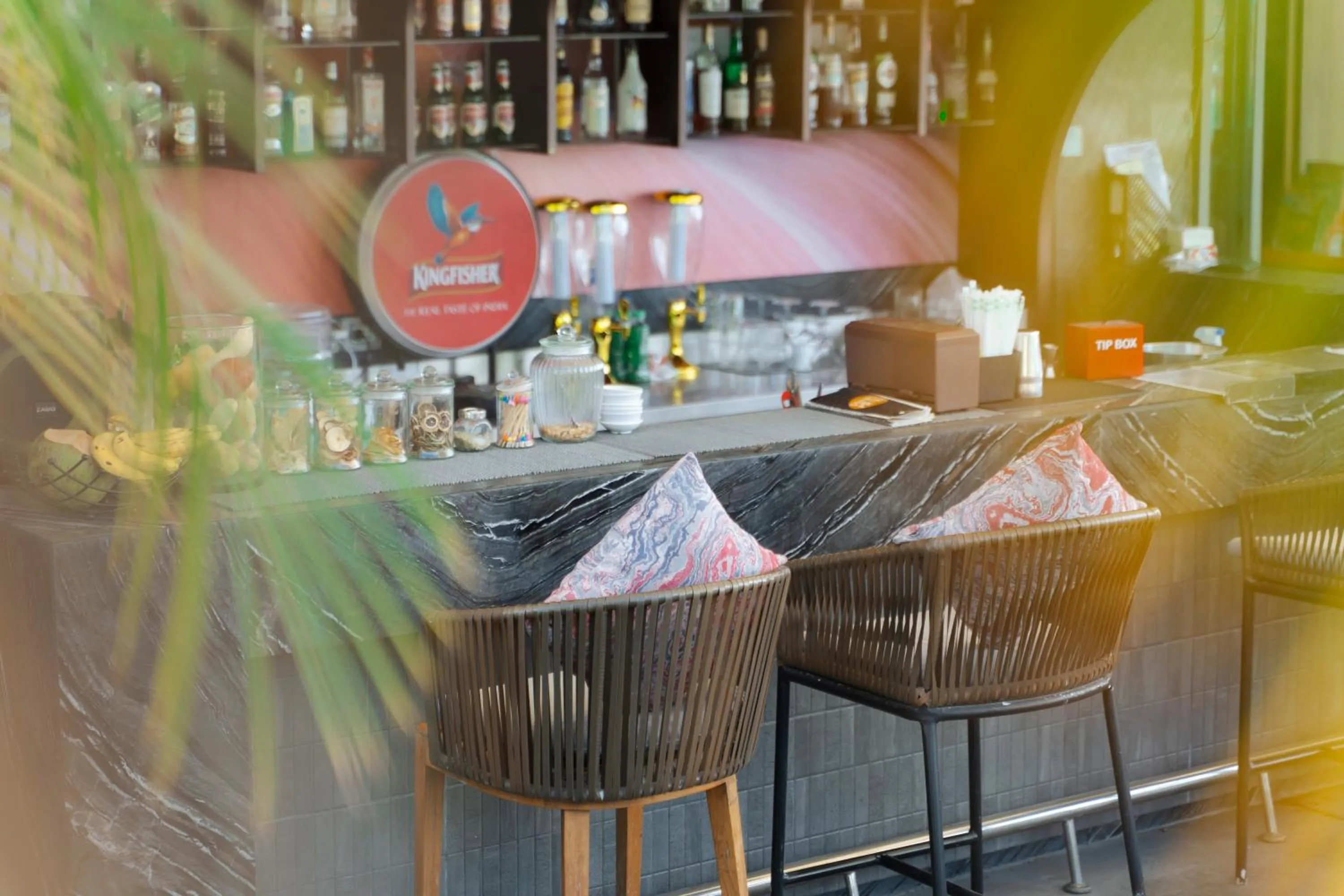 Lounge or bar in Mercure Phuket Patong Journeyhub
