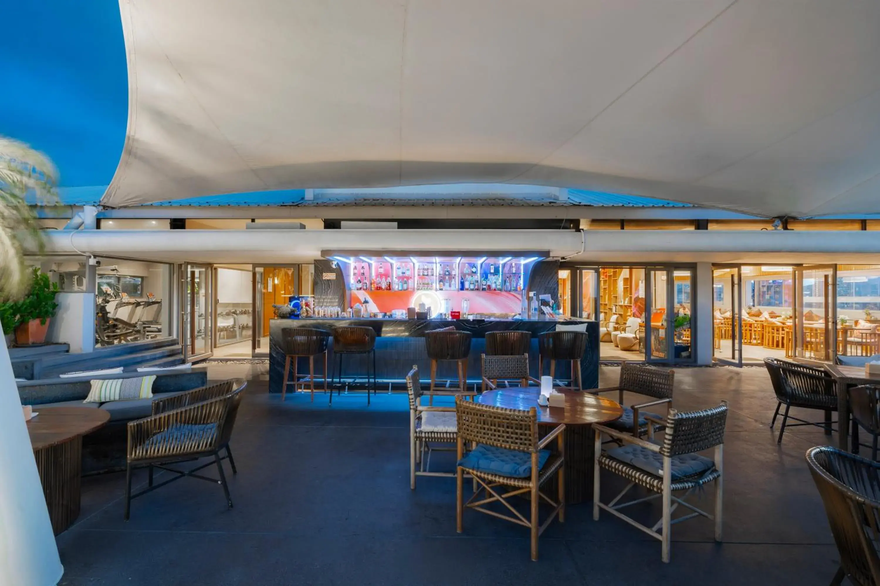 Lounge or bar in Mercure Phuket Patong Journeyhub Lounge or bar in Mercure Phuket Patong Journeyhub