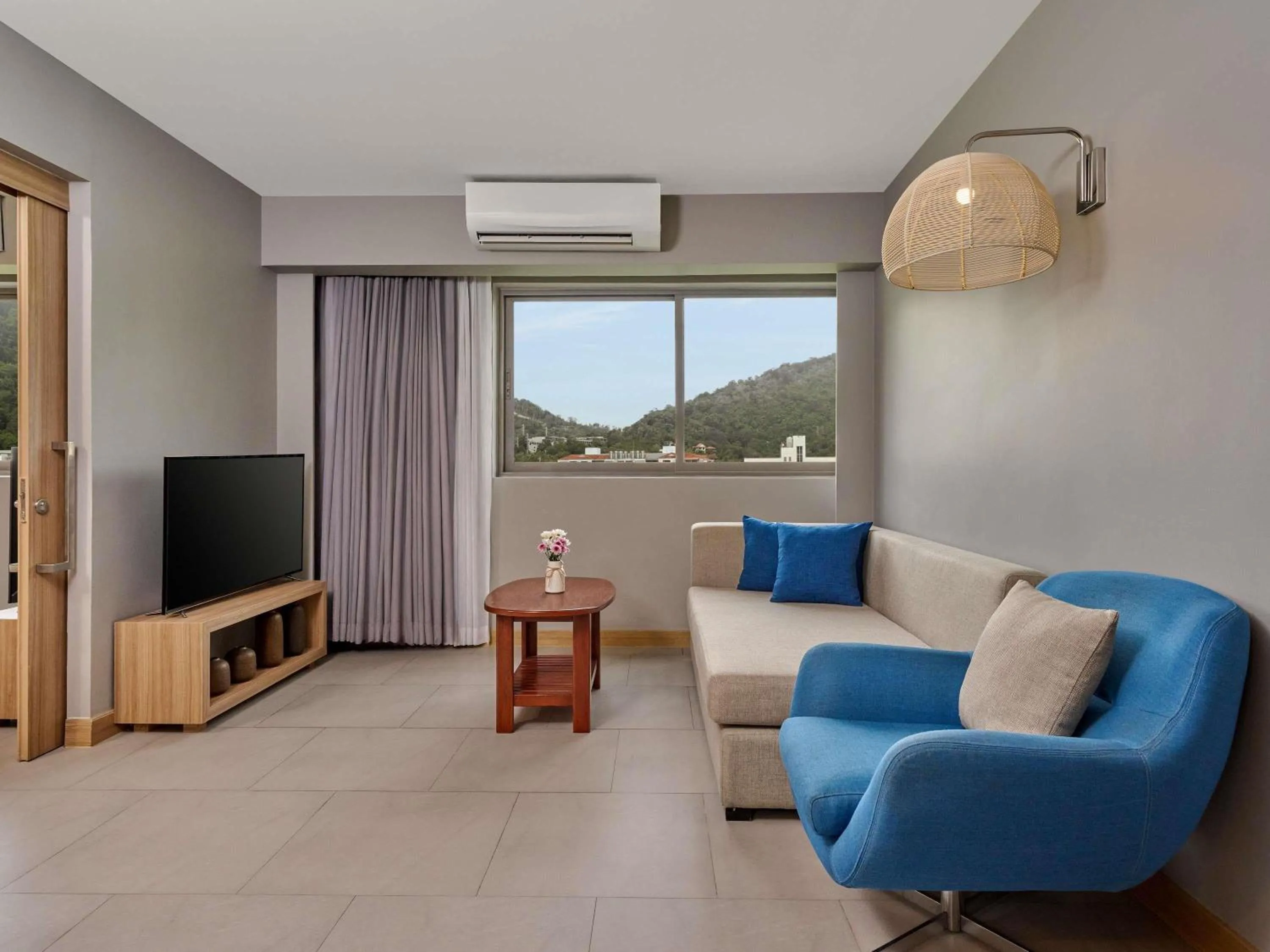 Bedroom in Mercure Phuket Patong Journeyhub