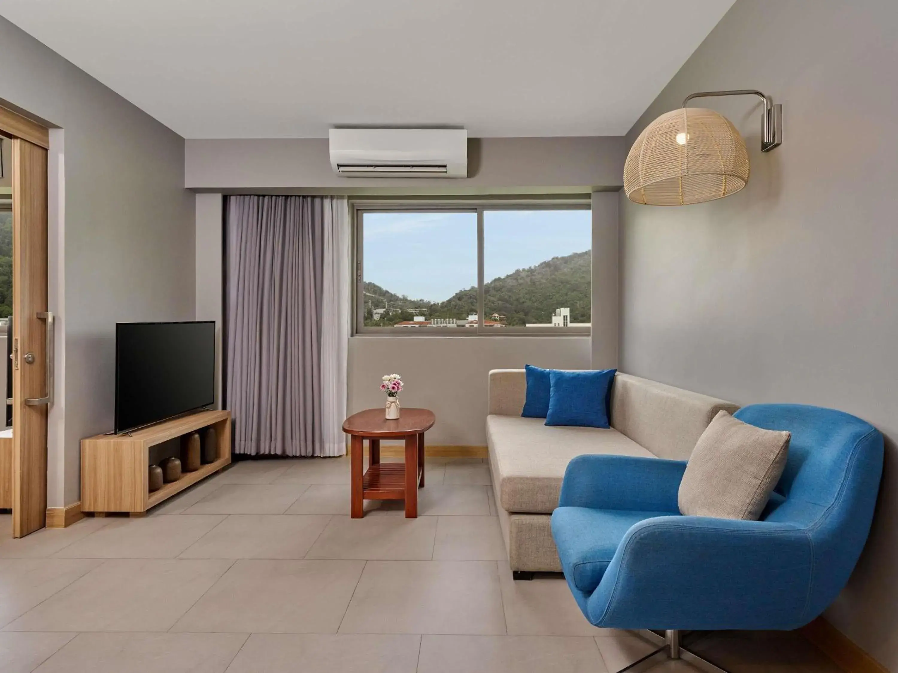 Bedroom in Mercure Phuket Patong Journeyhub Bedroom in Mercure Phuket Patong Journeyhub