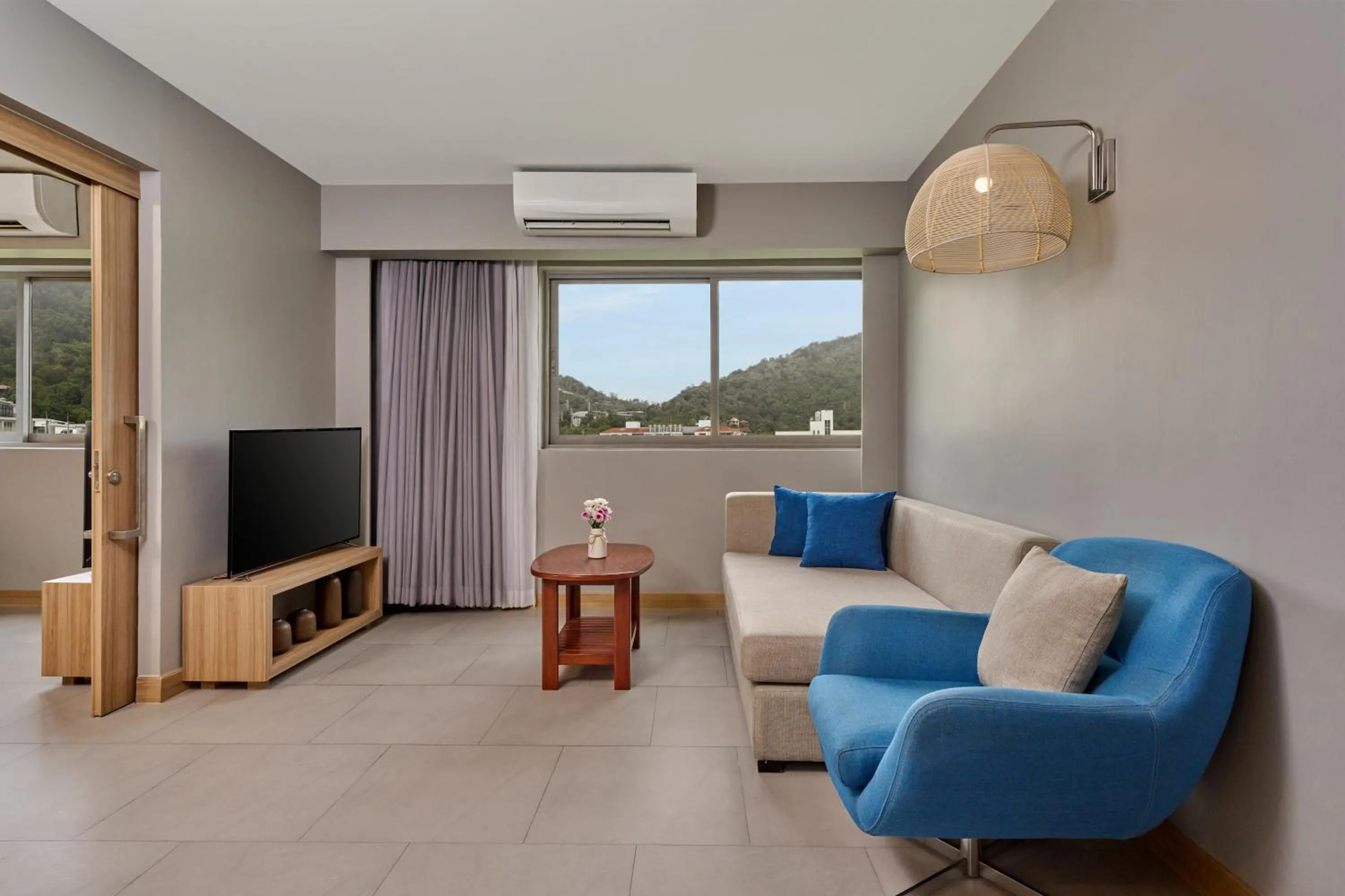 TV and multimedia in Mercure Phuket Patong Journeyhub