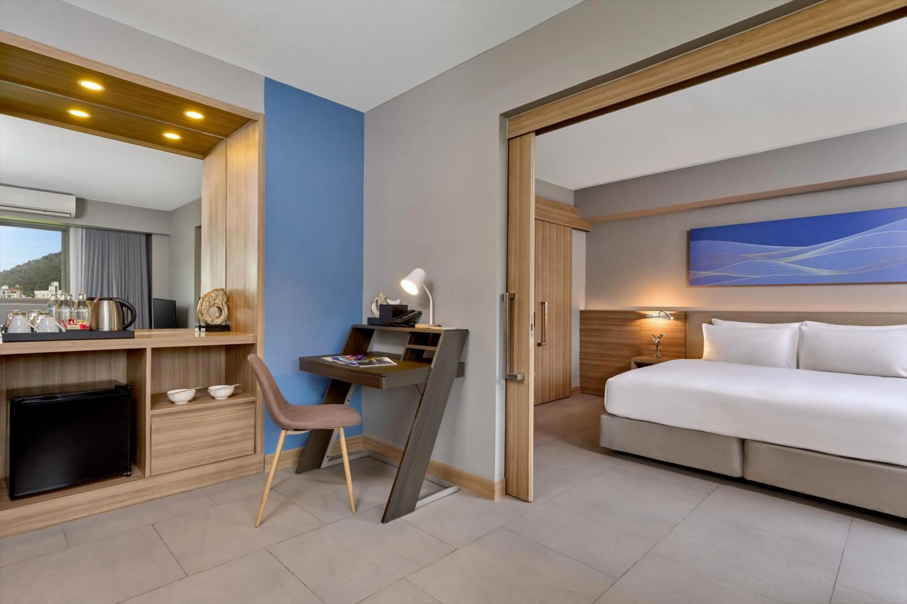 Bed in Mercure Phuket Patong Journeyhub