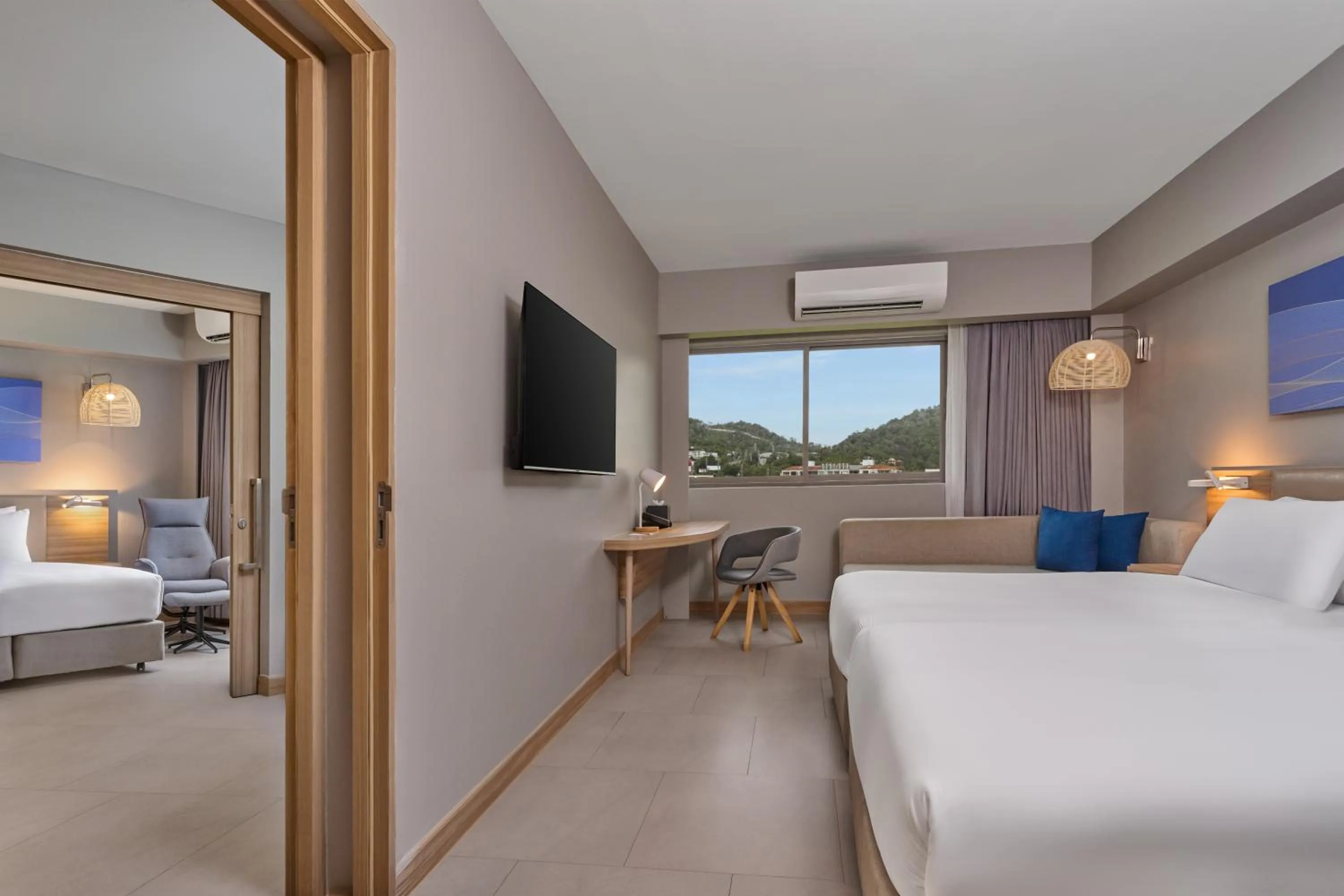 Bed in Mercure Phuket Patong Journeyhub