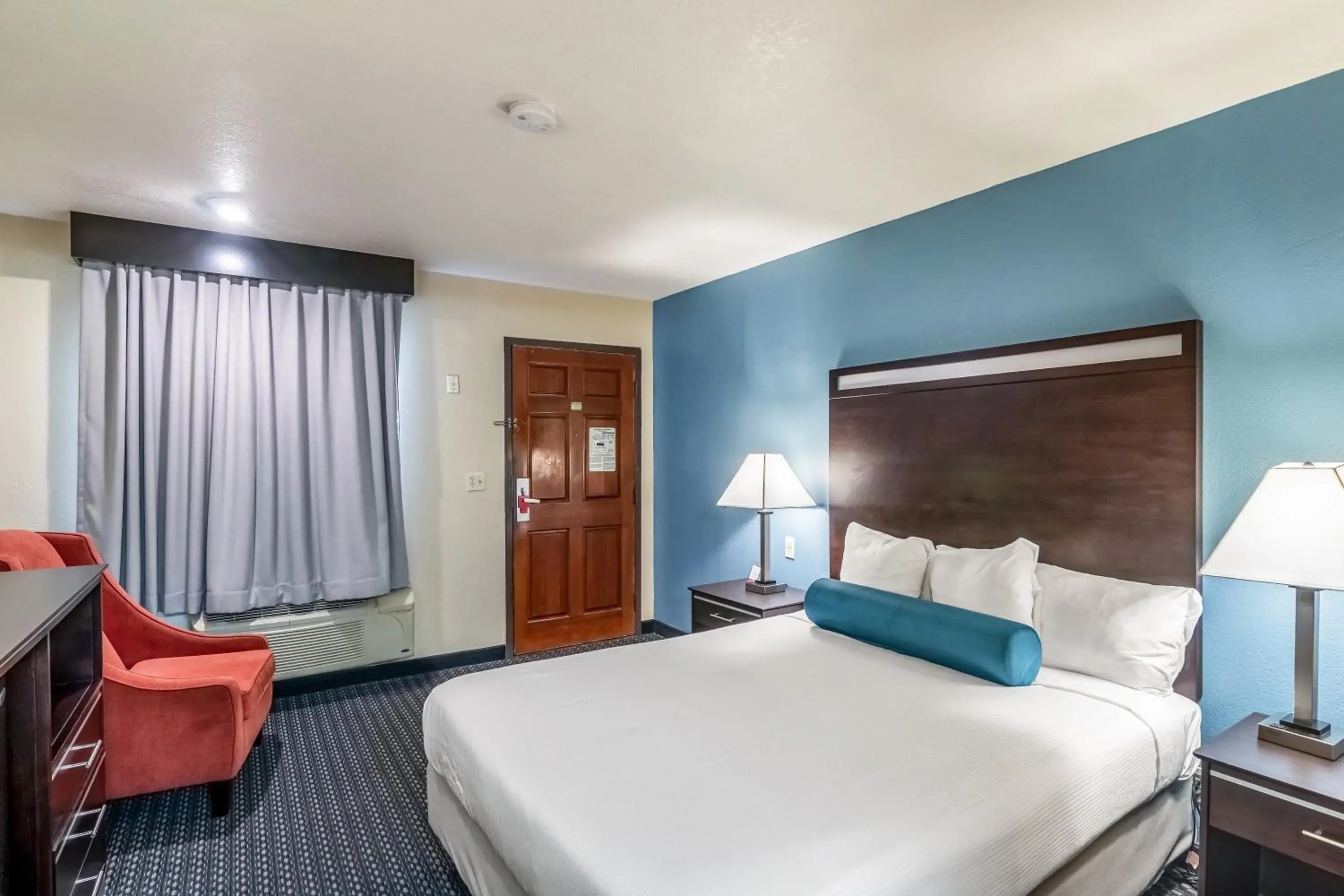 Bedroom, Bed in Glenridge Inn Glendale - Pasadena Bedroom, Bed in Glenridge Inn Glendale - Pasadena