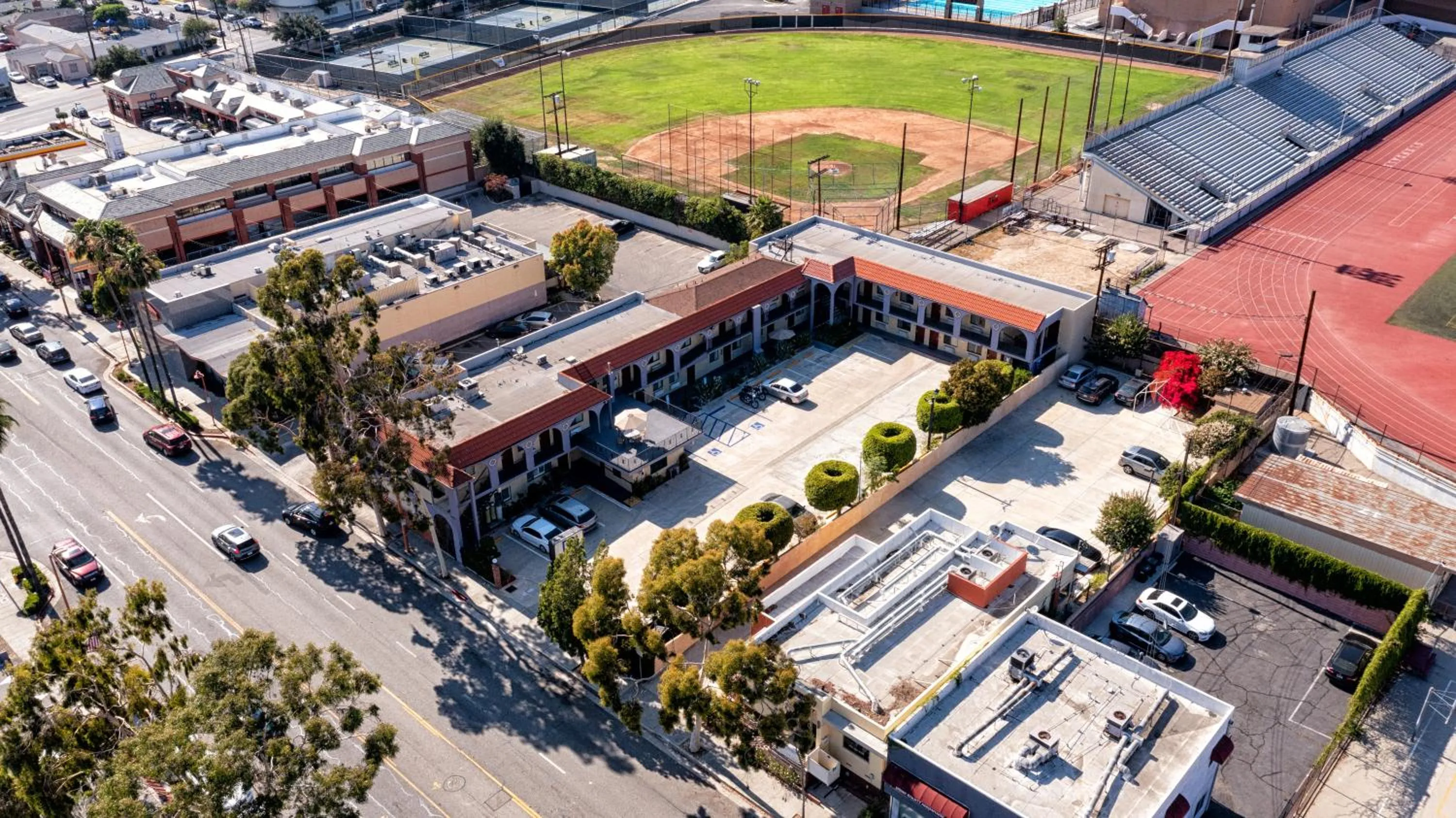 Property building in Glenridge Inn Glendale - Pasadena