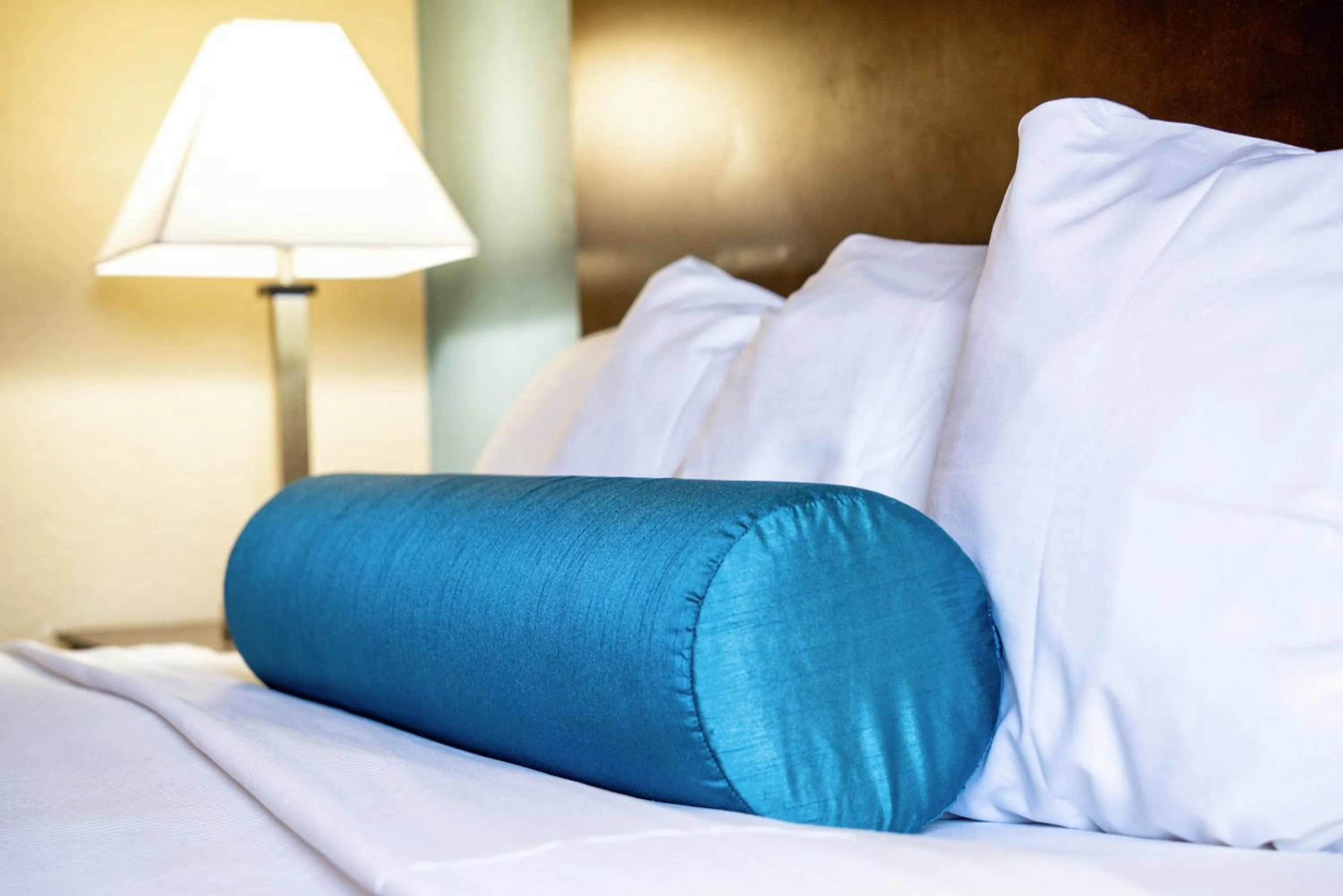 Bedroom, Bed in Glenridge Inn Glendale - Pasadena