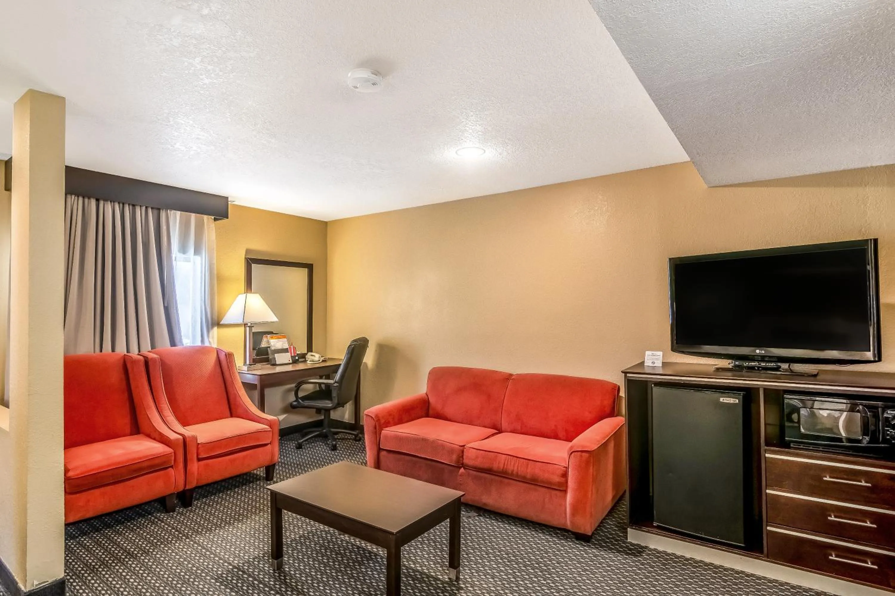 Seating area in Glenridge Inn Glendale - Pasadena