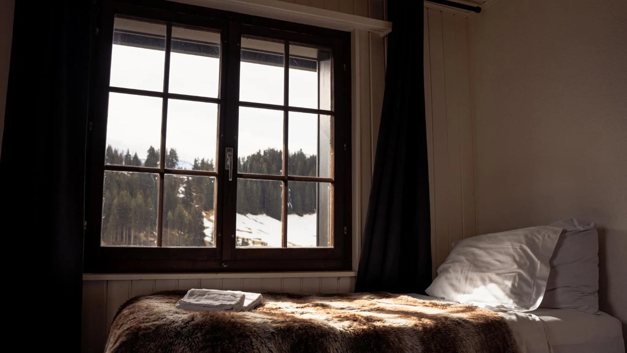 Bed in Champoussin Lodge