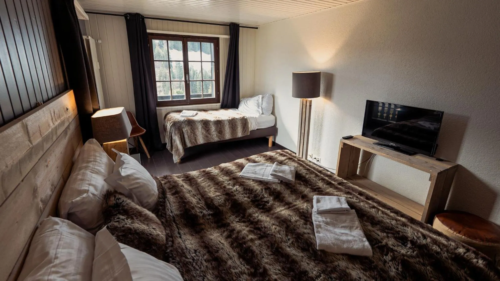 Bed in Champoussin Lodge