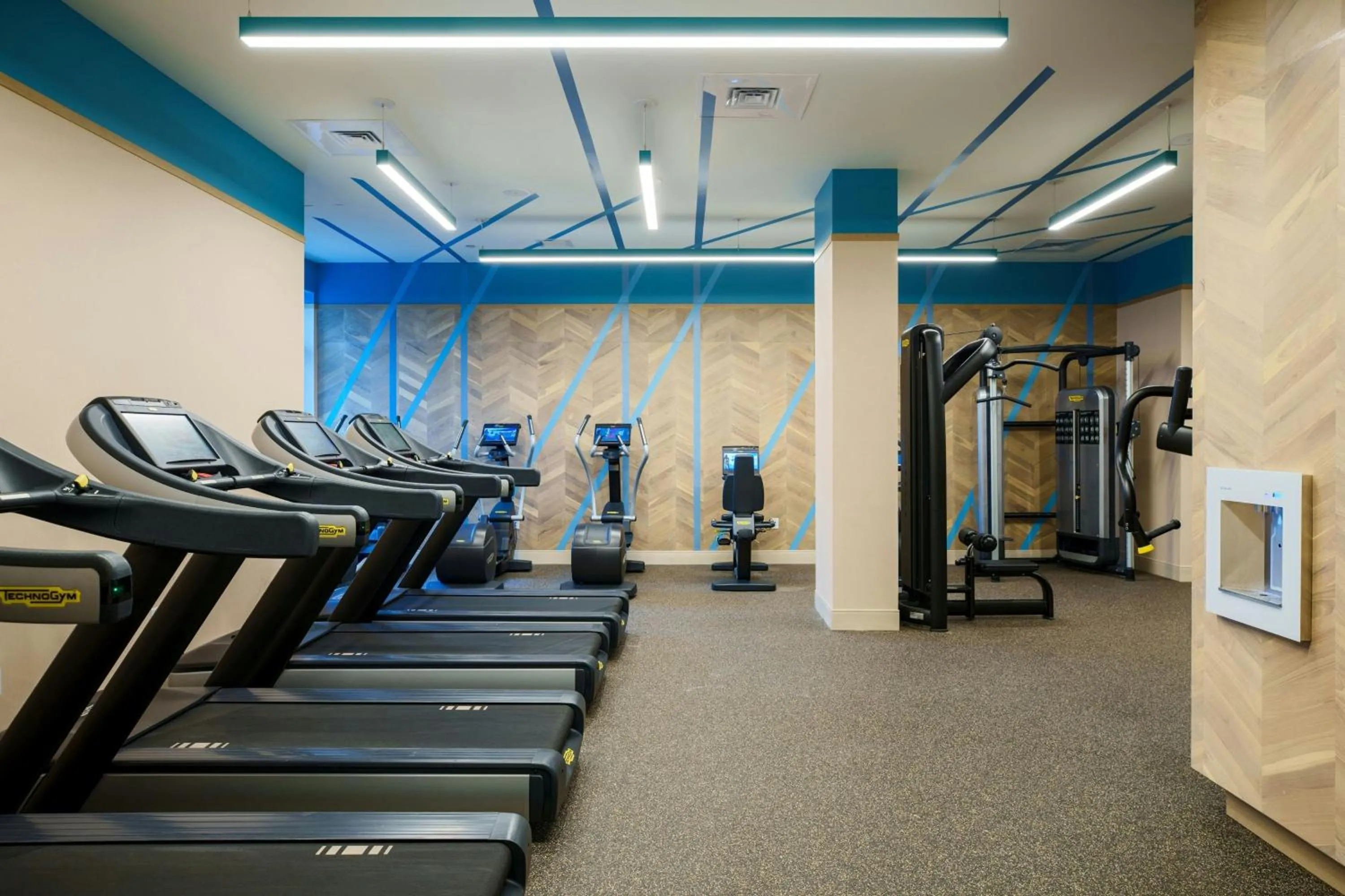 Fitness centre/facilities in Renaissance Meadowlands Hotel
