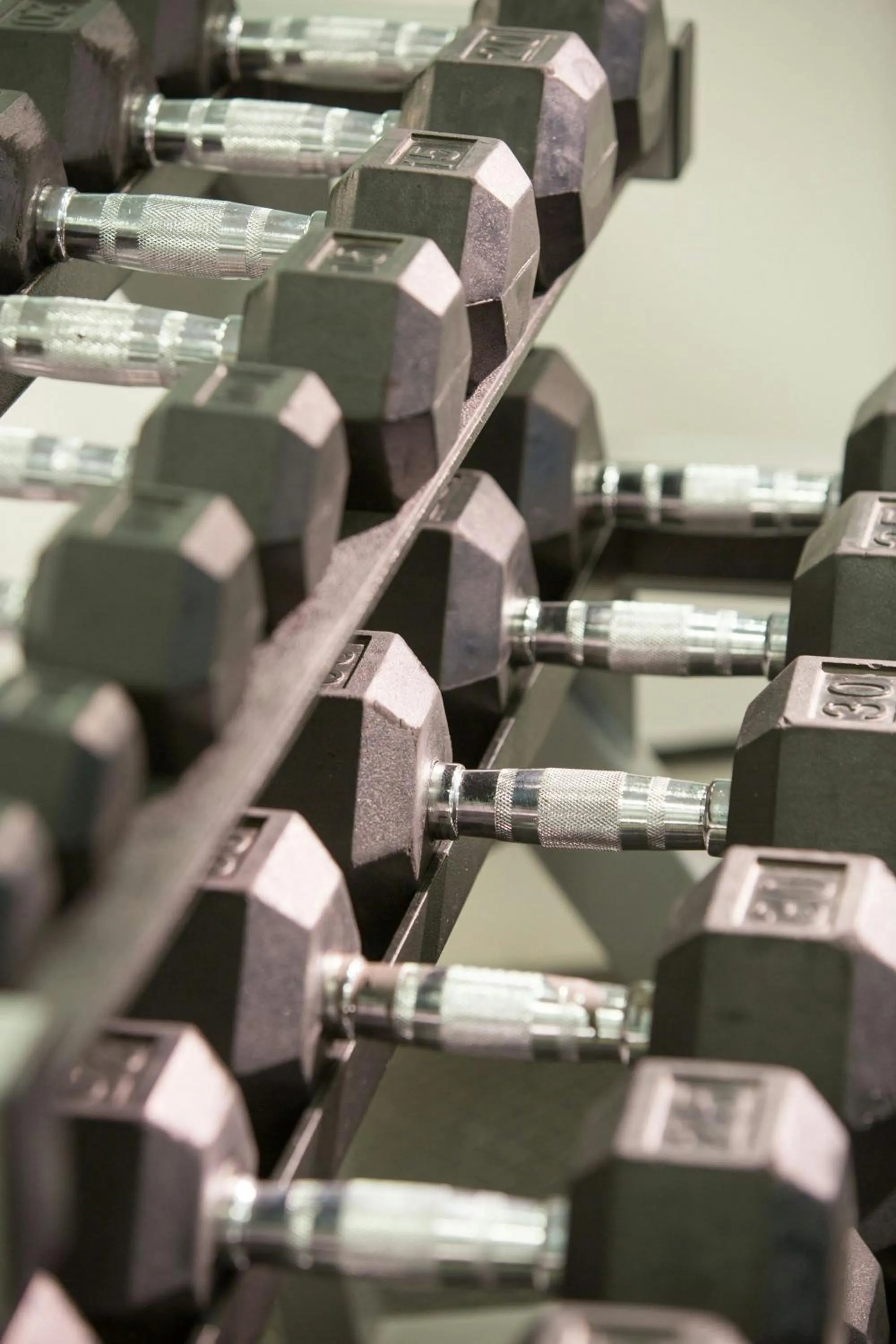 Fitness centre/facilities in Renaissance Meadowlands Hotel