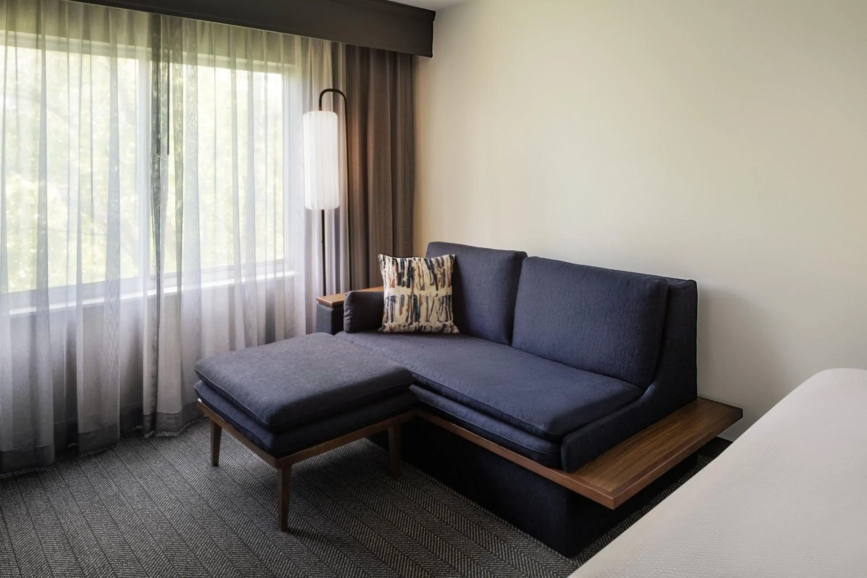 King Room with Sofa Bed and Adapted Tub - Mobility and Hearing Accessible in Courtyard Edison Woodbridge King Room with Sofa Bed and Adapted Tub - Mobility and Hearing Accessible in Courtyard Edison Woodbridge