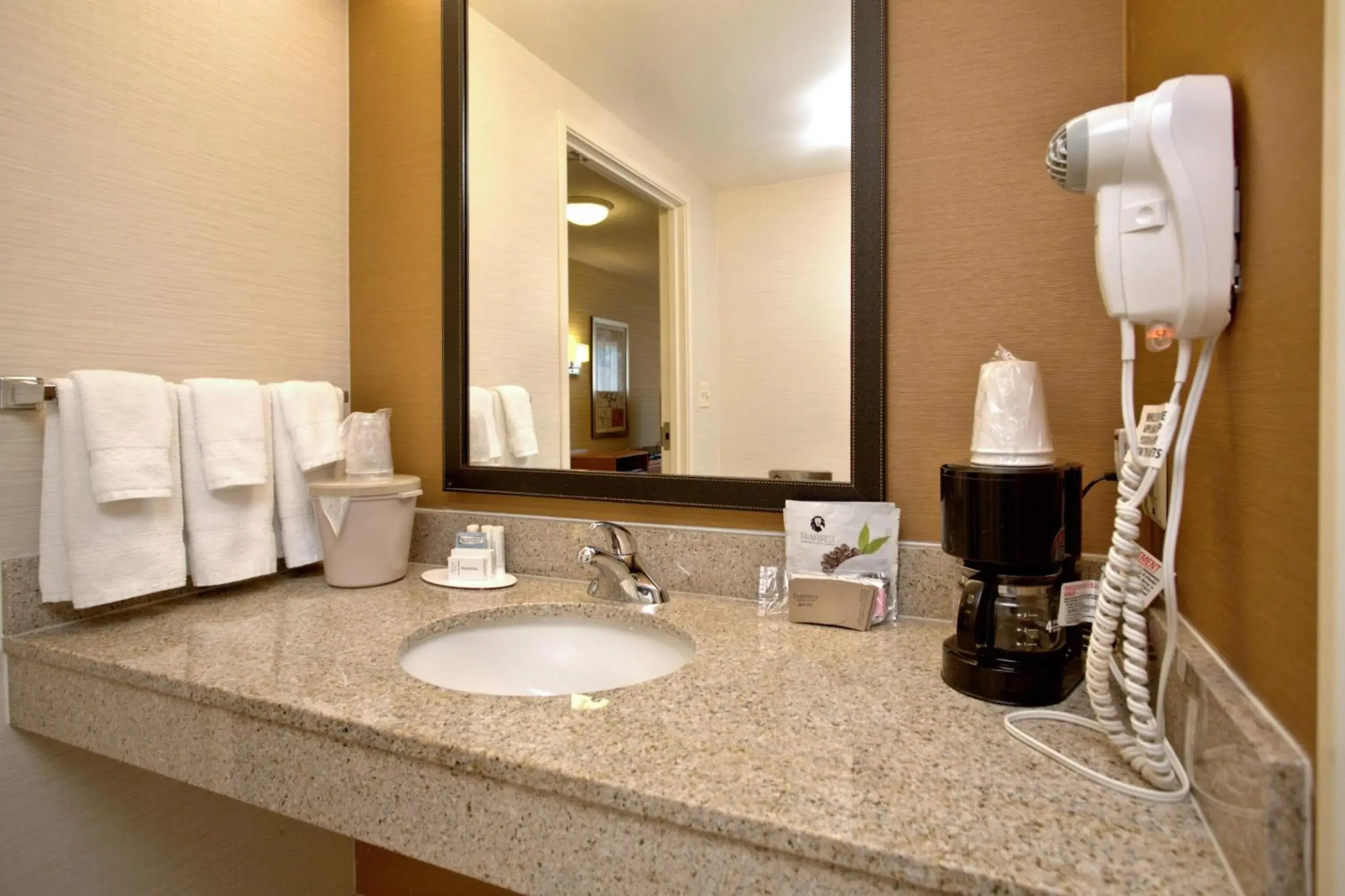 King Room in Fairfield Inn & Suites by Marriott Edison - South Plainfield King Room in Fairfield Inn & Suites by Marriott Edison - South Plainfield
