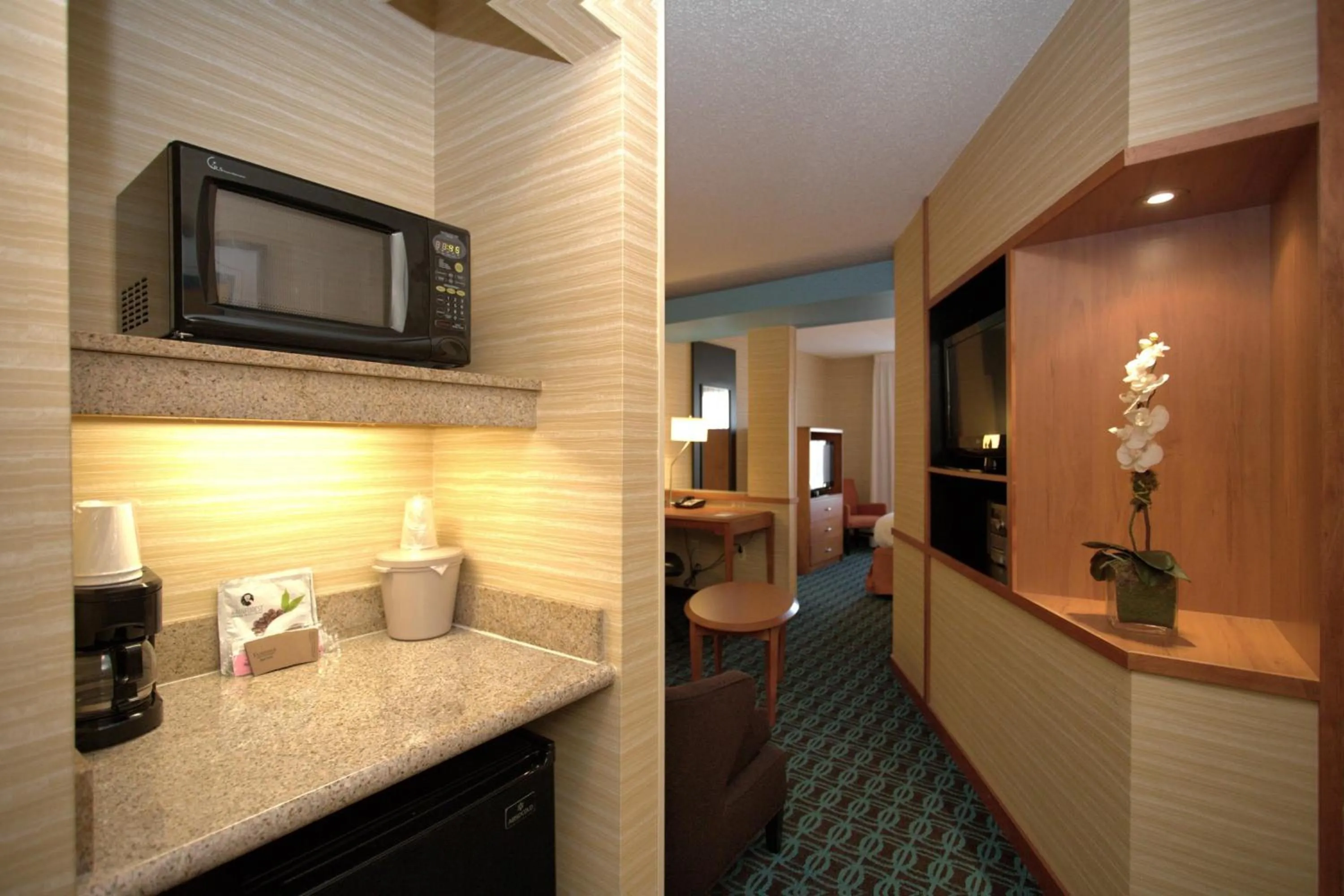 Lounge or bar in Fairfield Inn & Suites by Marriott Edison - South Plainfield