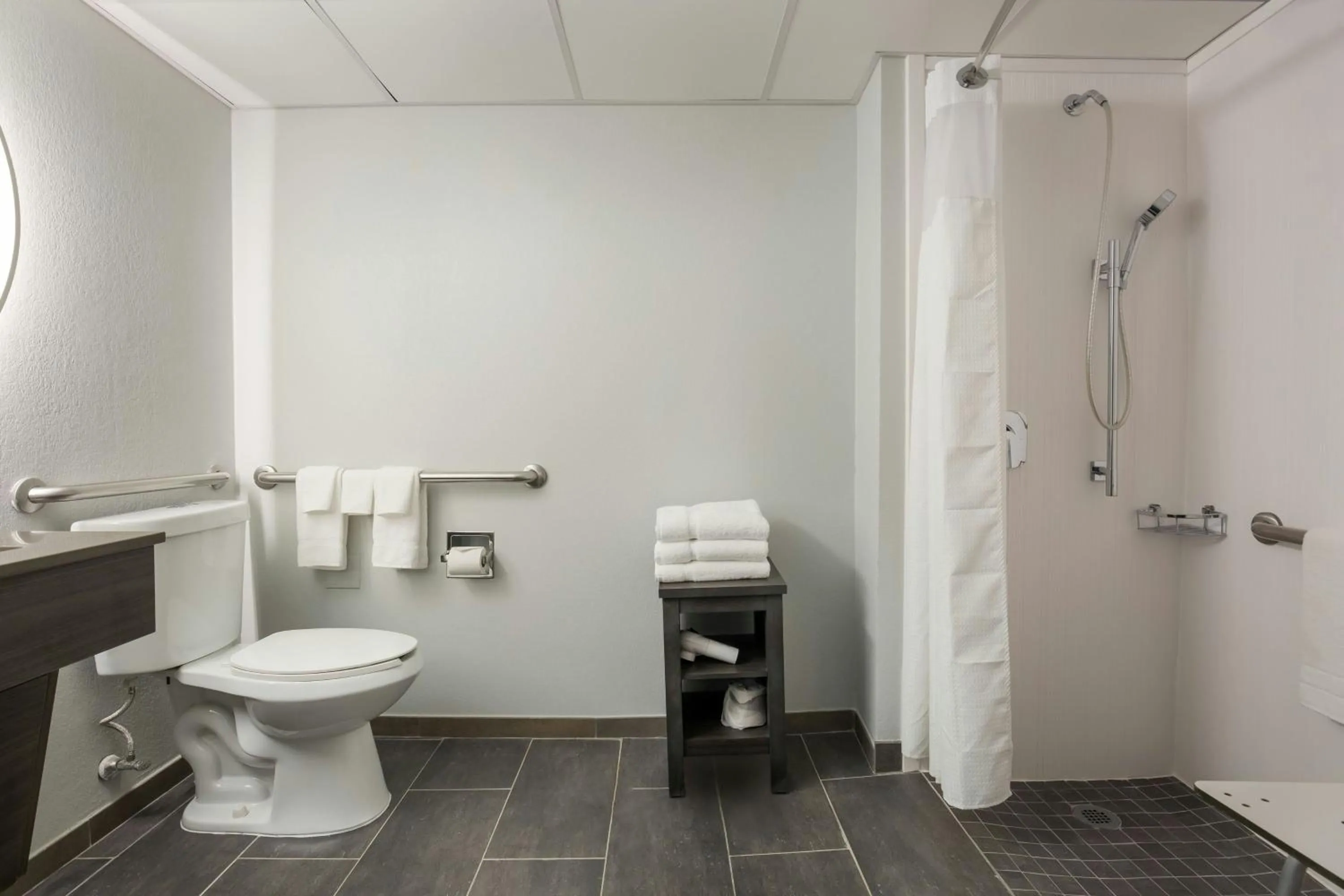 Bathroom in Courtyard Rockaway-Mount Arlington