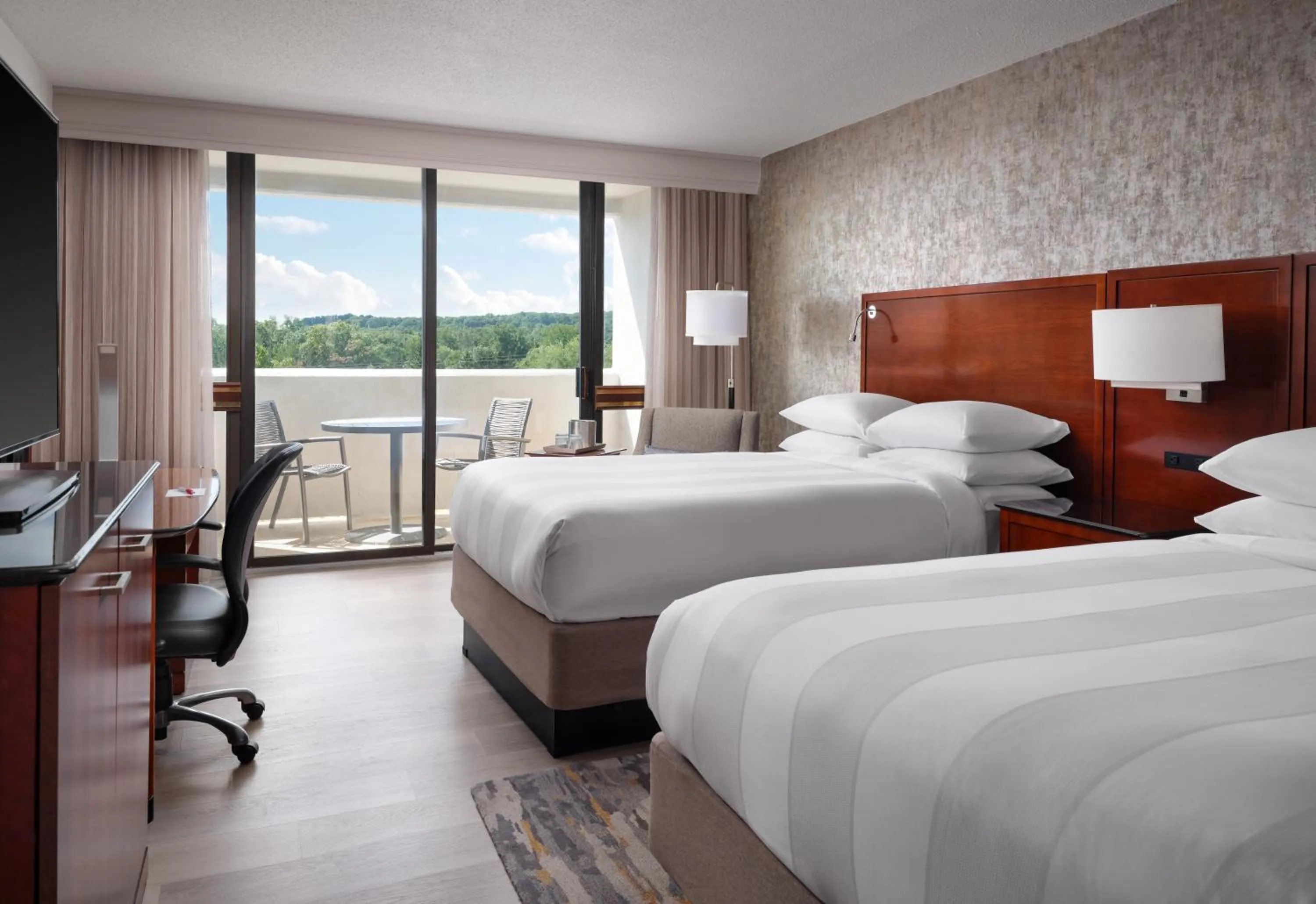 Bedroom, Bed in Hanover Marriott