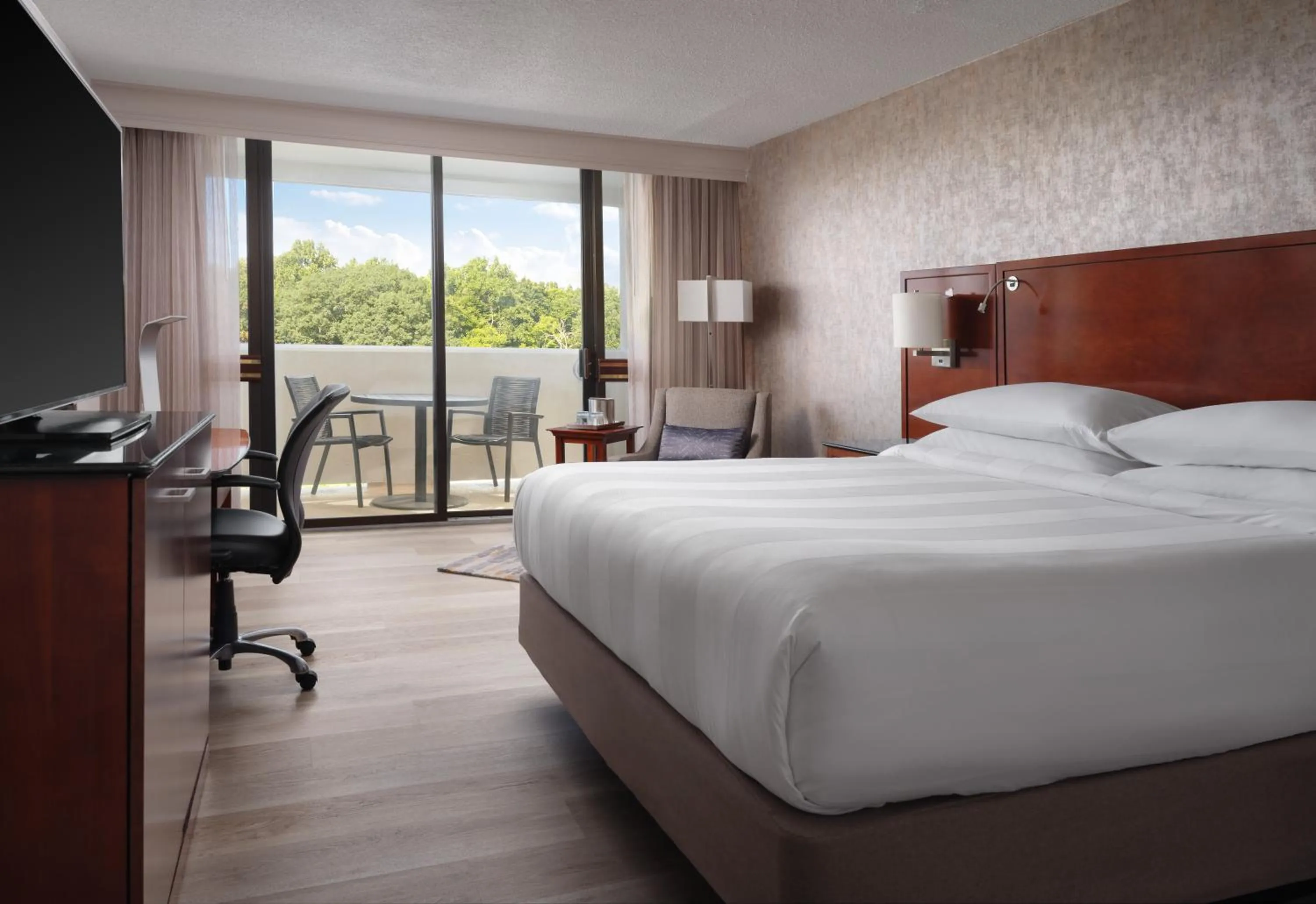 Bedroom, Bed in Hanover Marriott