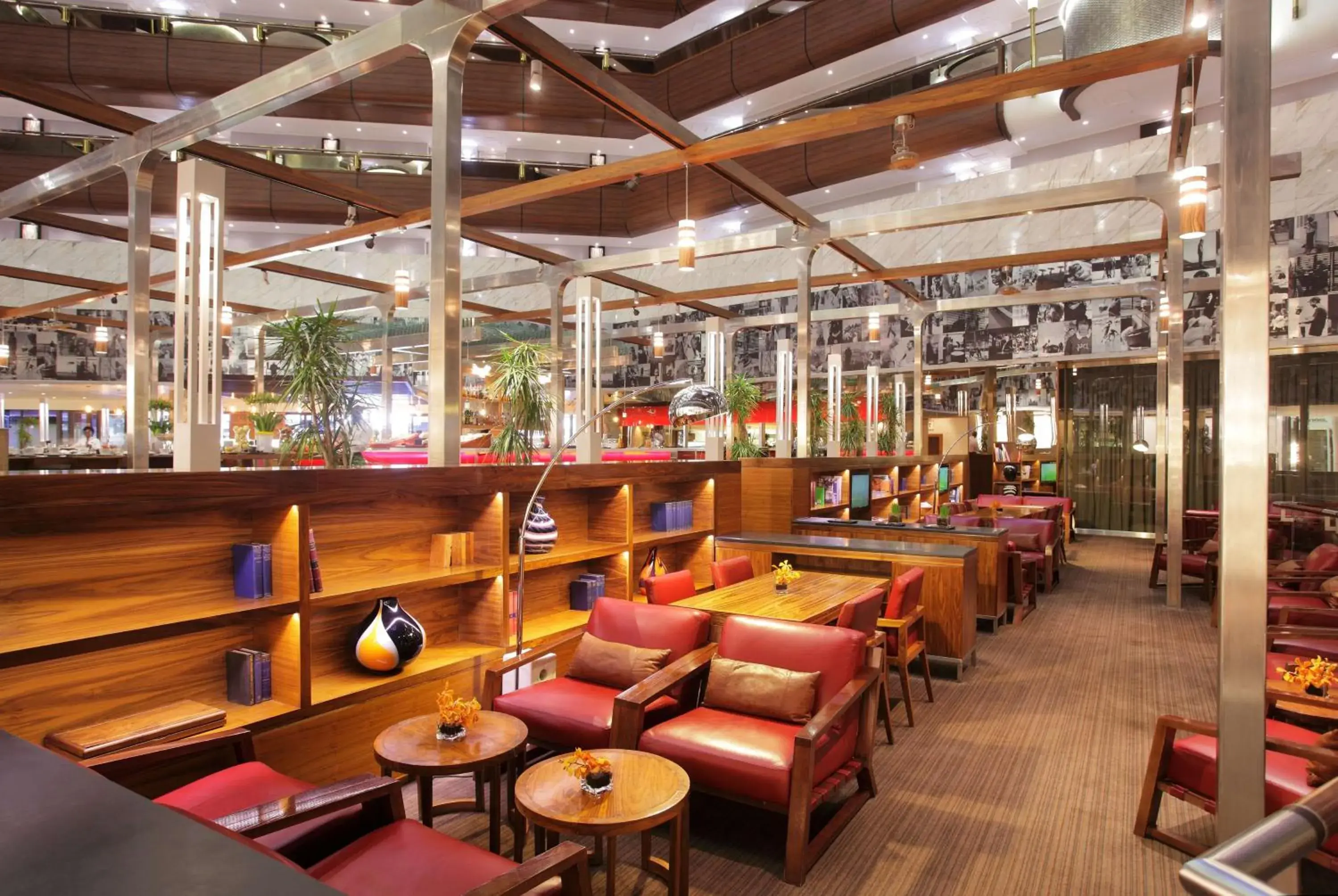 Property building in Sandton Sun and Towers Property building in Sandton Sun and Towers