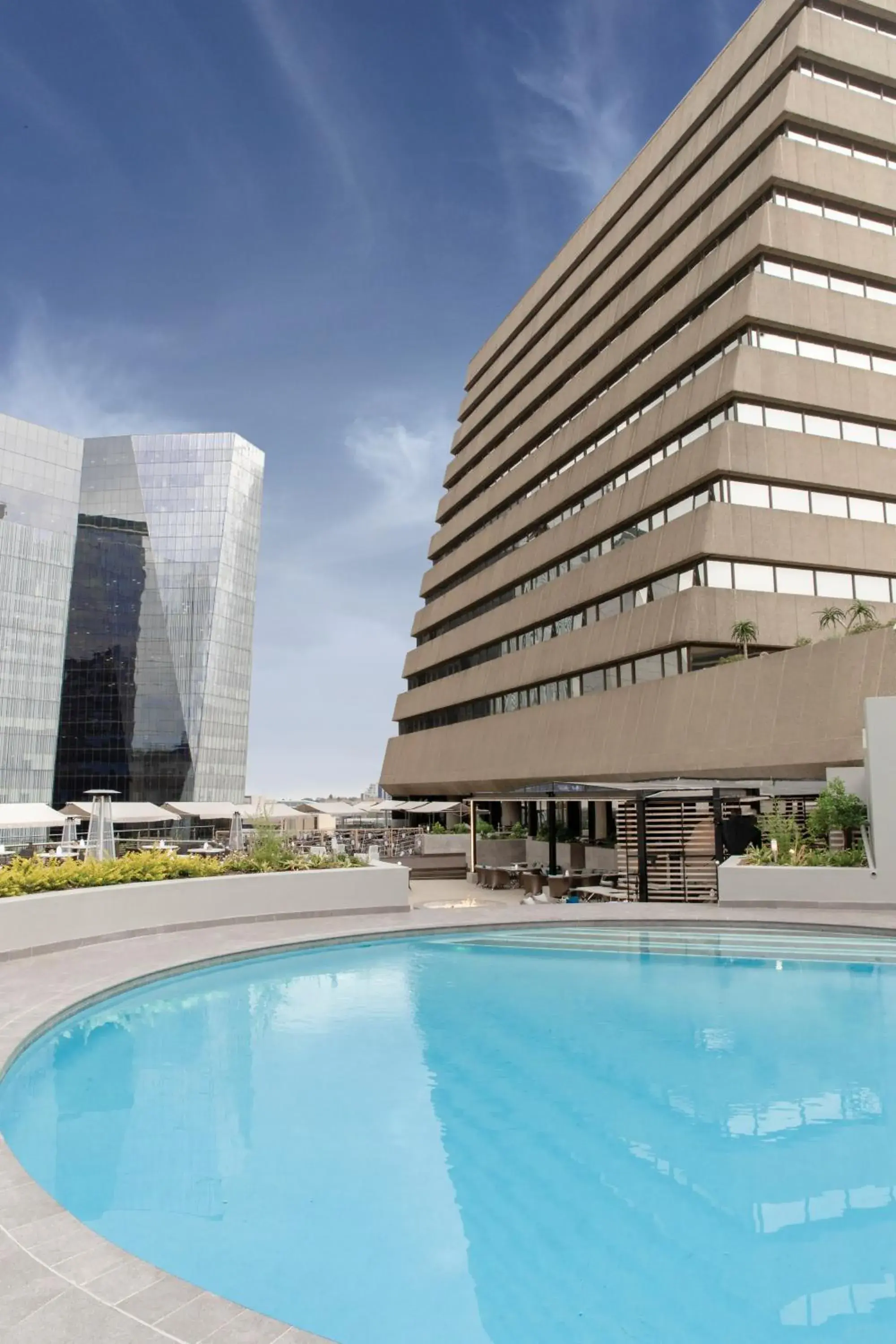 Property building in Sandton Sun and Towers Property building in Sandton Sun and Towers
