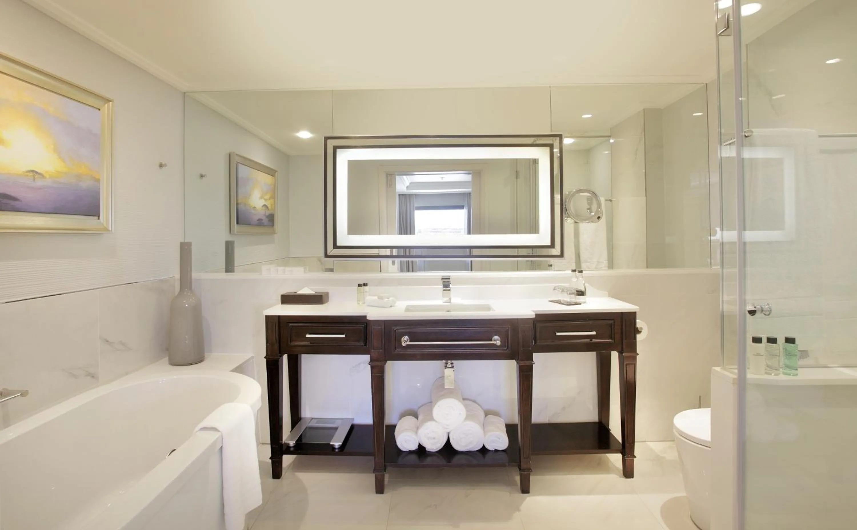 Bathroom in Sandton Sun and Towers