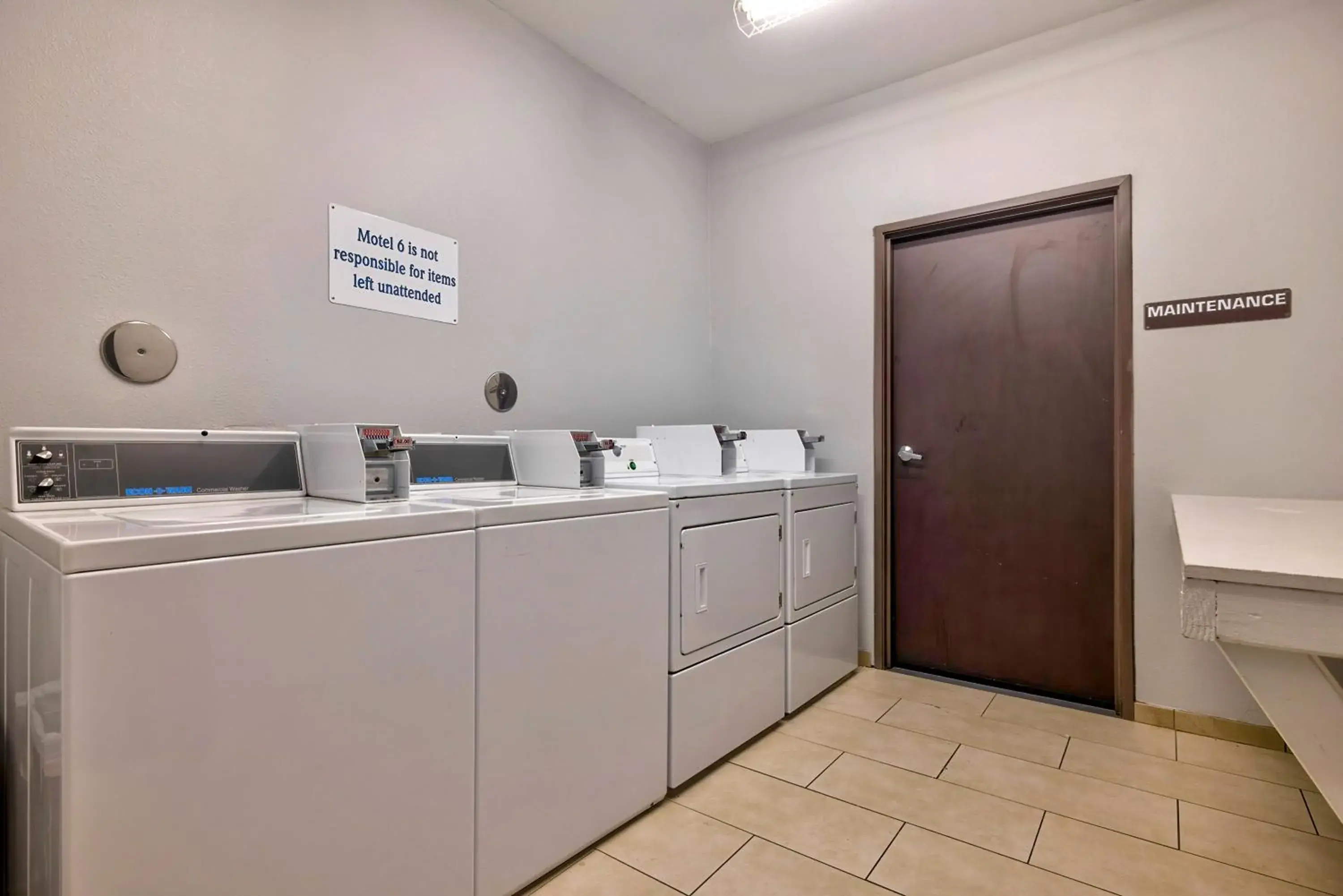 laundry, Kitchen/Kitchenette in Motel 6 Texas City, TX - I-45 South
