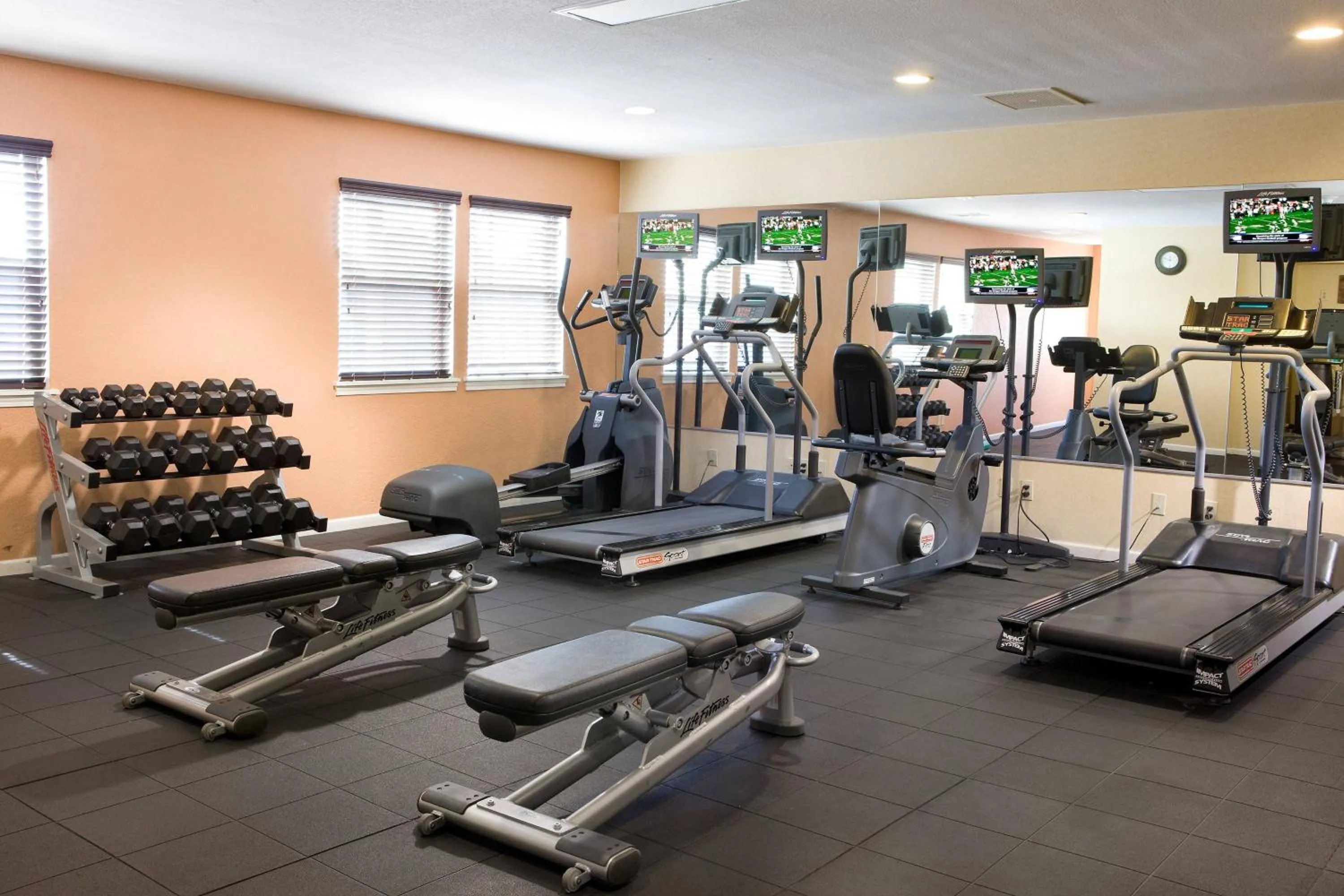 Fitness centre/facilities in Residence Inn by Marriott Long Beach