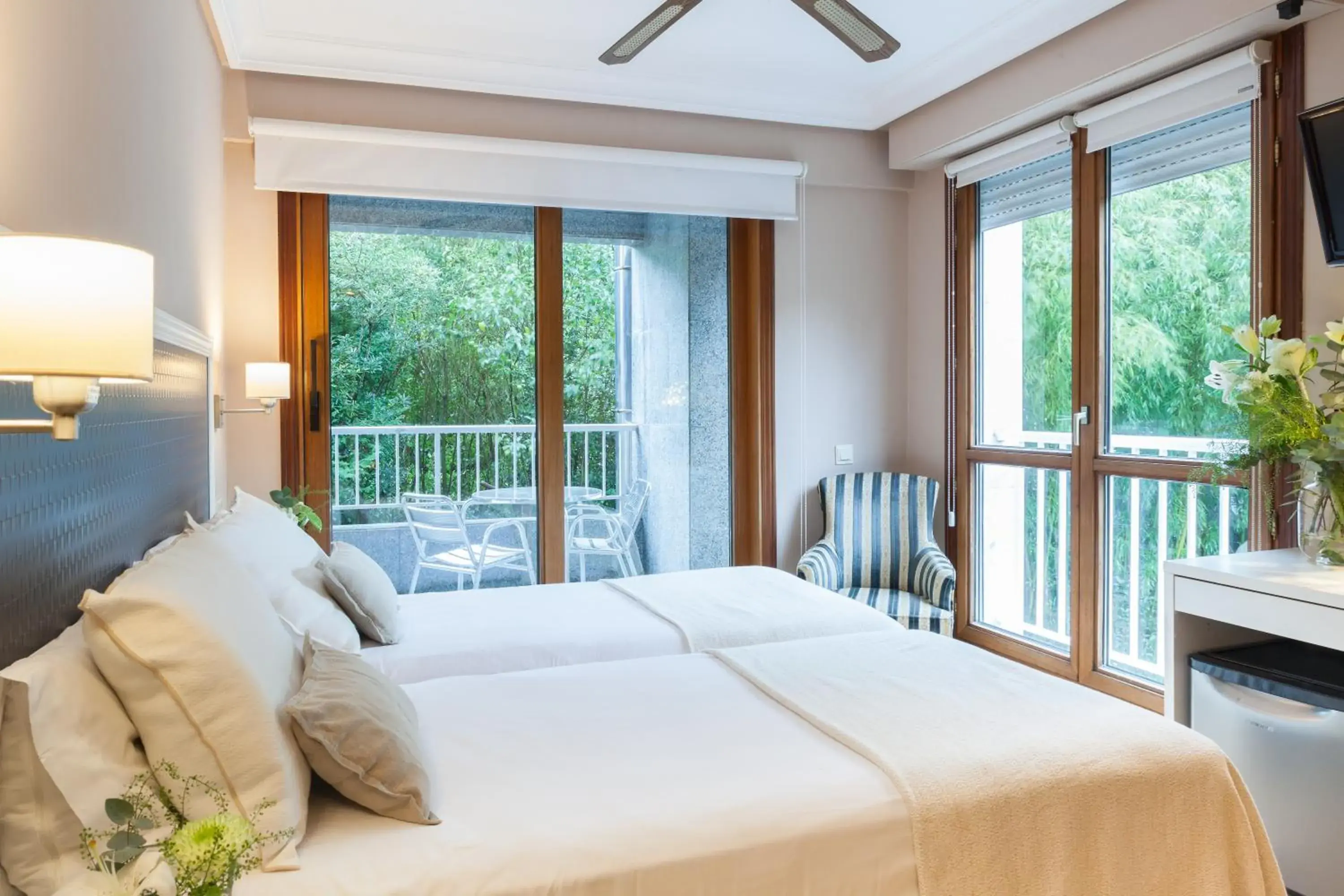 Habitación Doble 2 camas Parking Gratuito in Hotel Monte Ulia Habitación Doble 2 camas Parking Gratuito in Hotel Monte Ulia