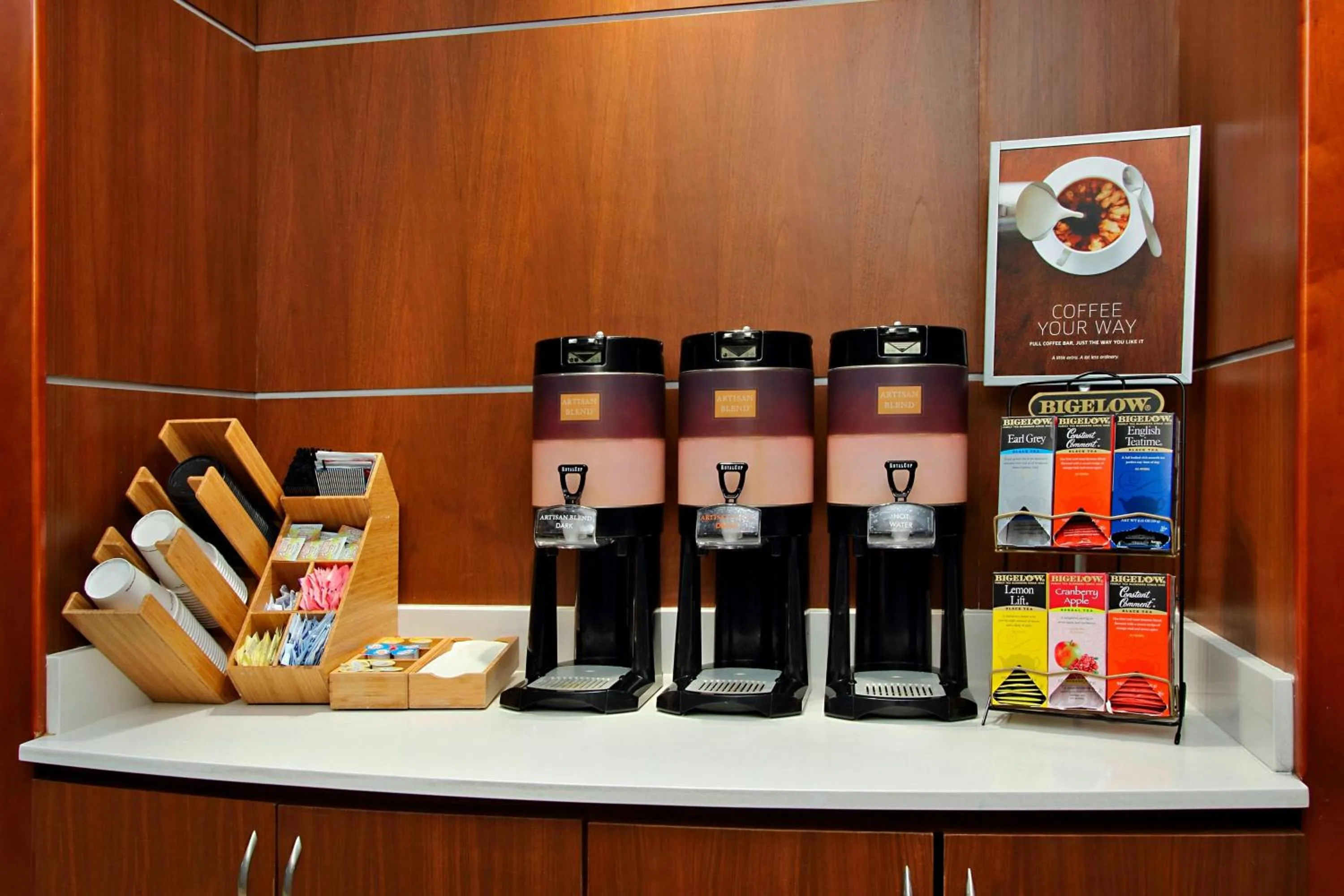 Restaurant/places to eat in SpringHill Suites by Marriott Madera