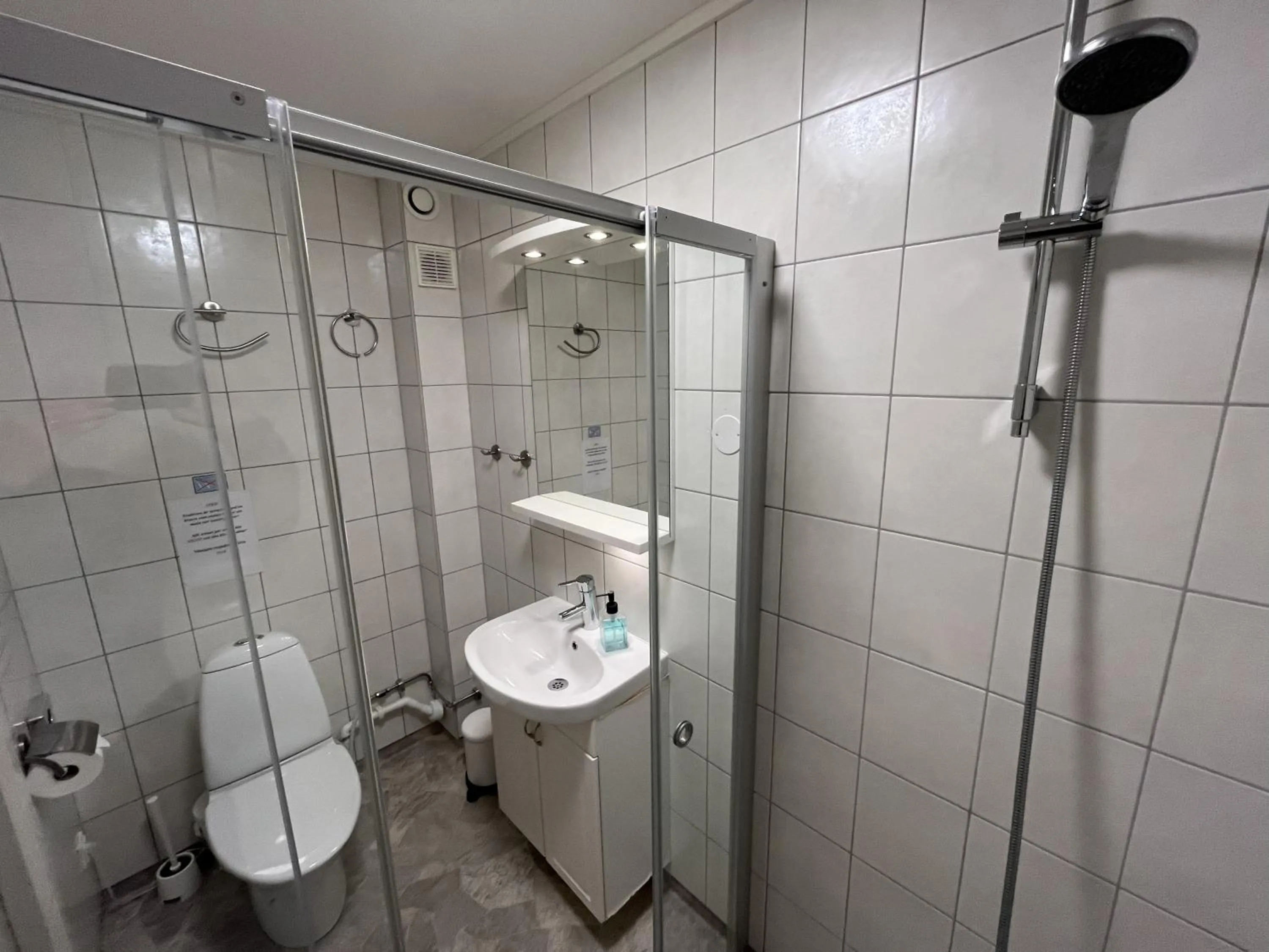 Toilet in Hotell Strandvillan Orsa