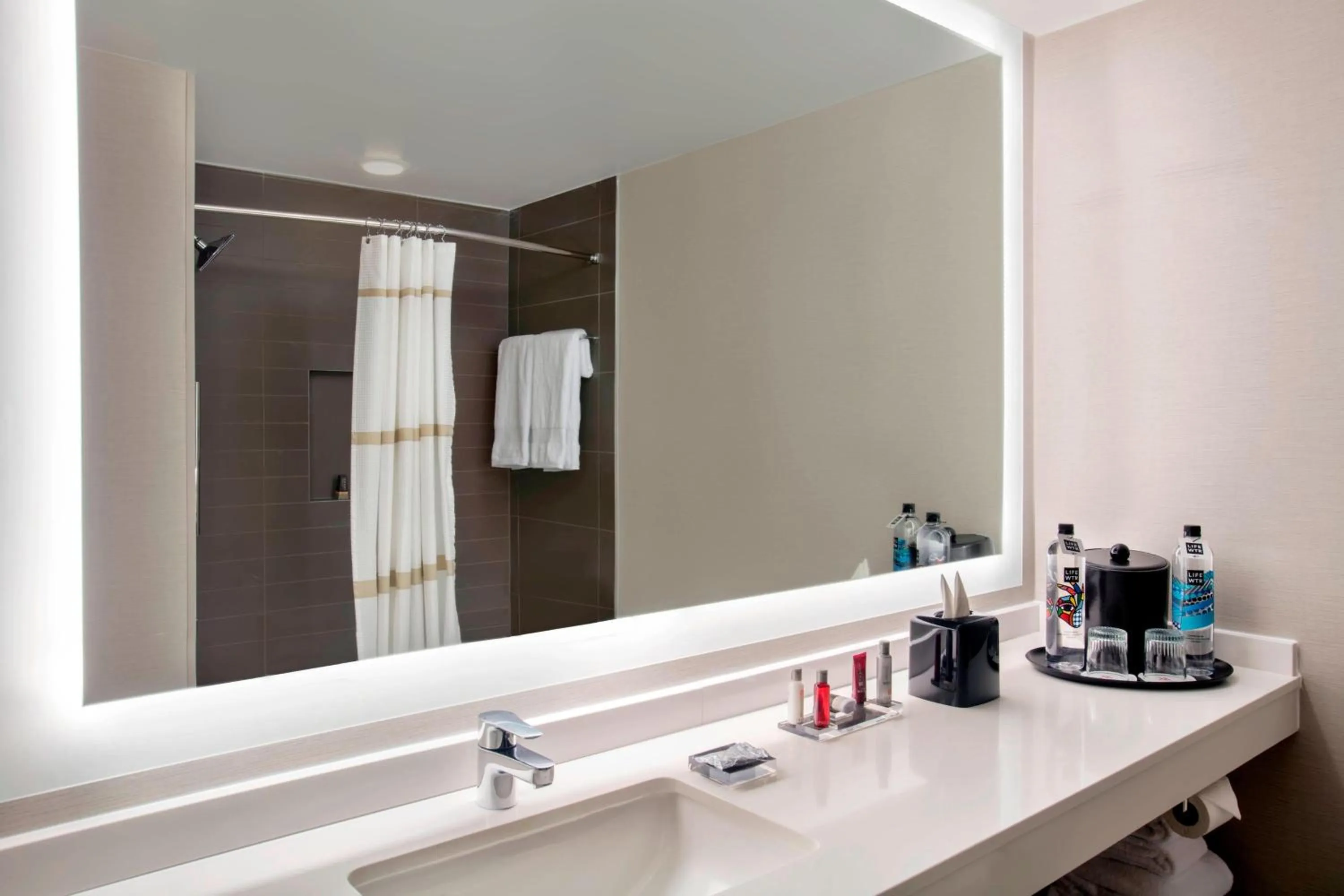 Bathroom in Fort Lauderdale Marriott Coral Springs Hotel & Convention Center