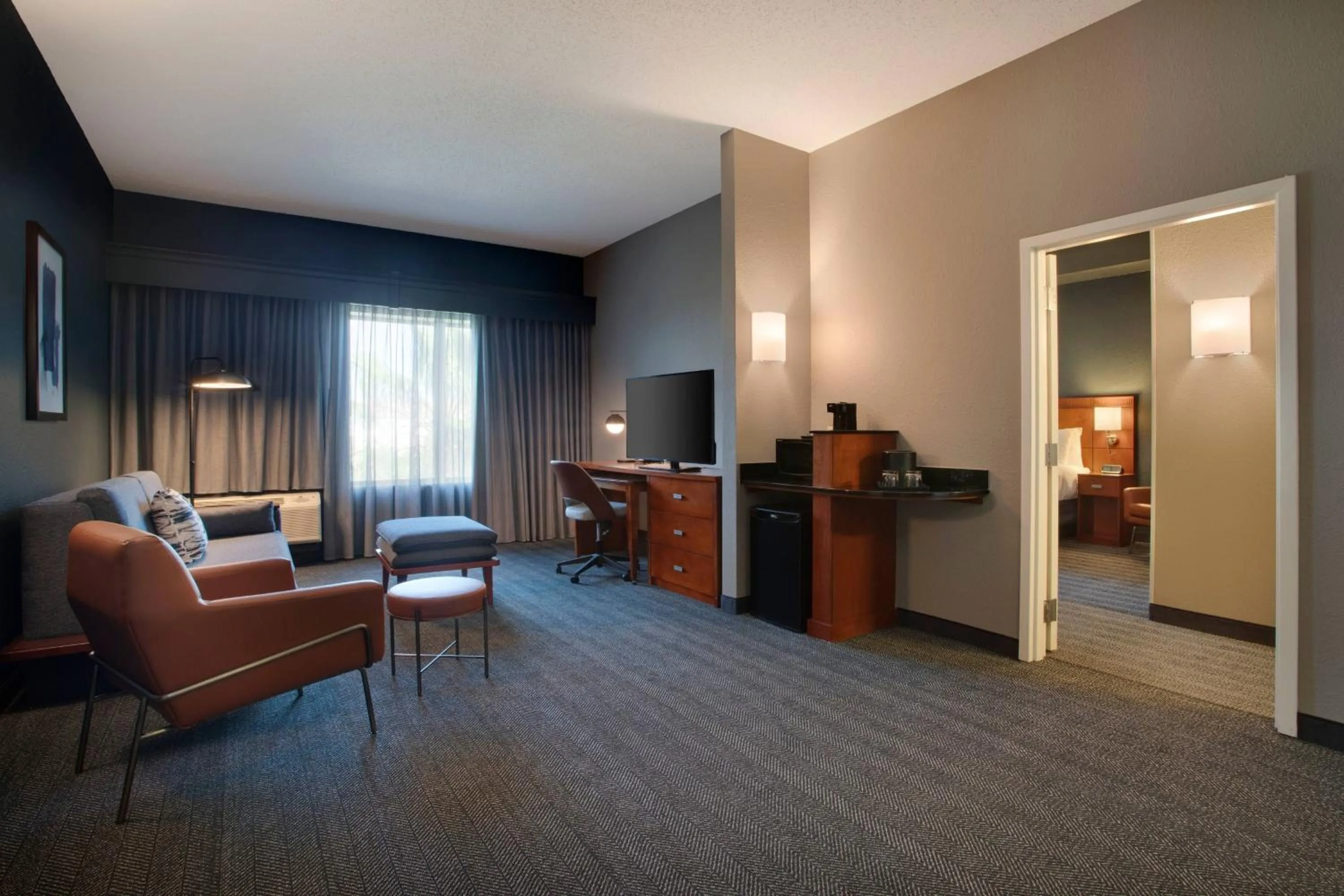 Photo of the whole room in Courtyard Fort Lauderdale SW Miramar