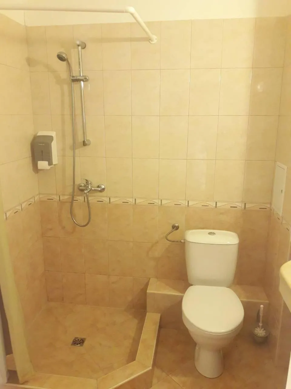 Hotel Black Sea - Breakfast, Pool & Free Parking