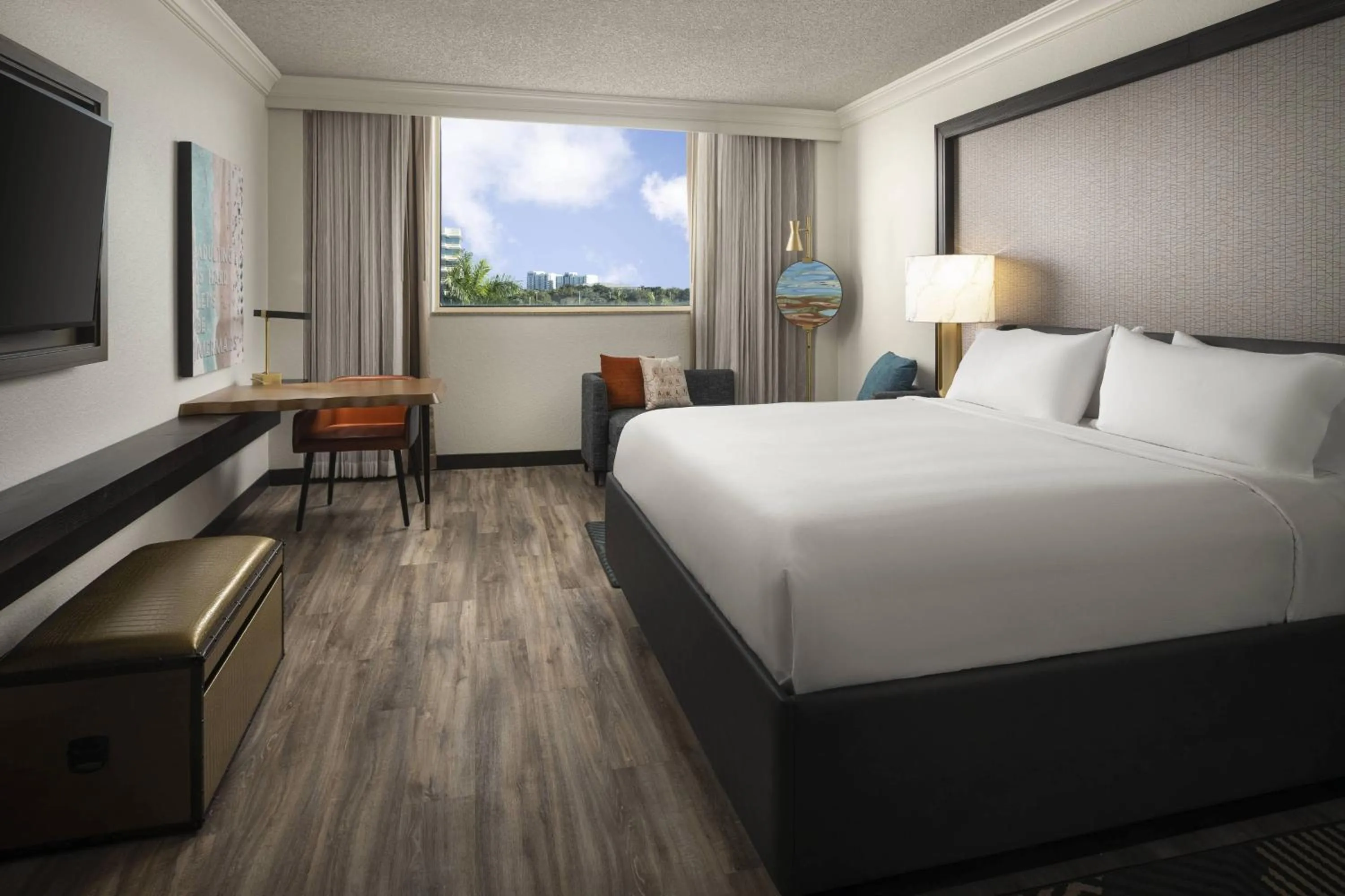 Photo of the whole room, Bed in Renaissance Fort Lauderdale West Hotel