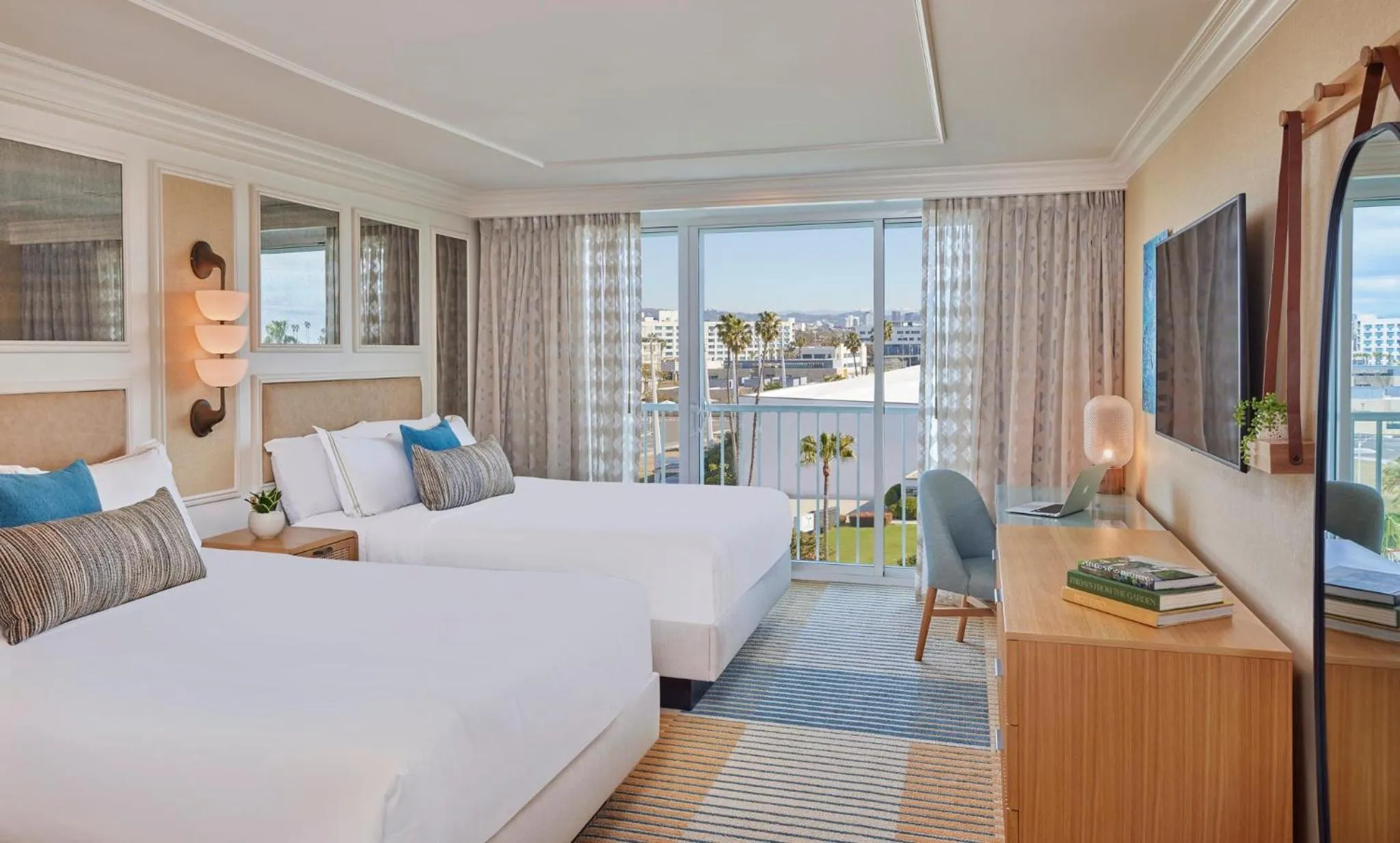 Photo of the whole room, Bed in Viceroy Santa Monica