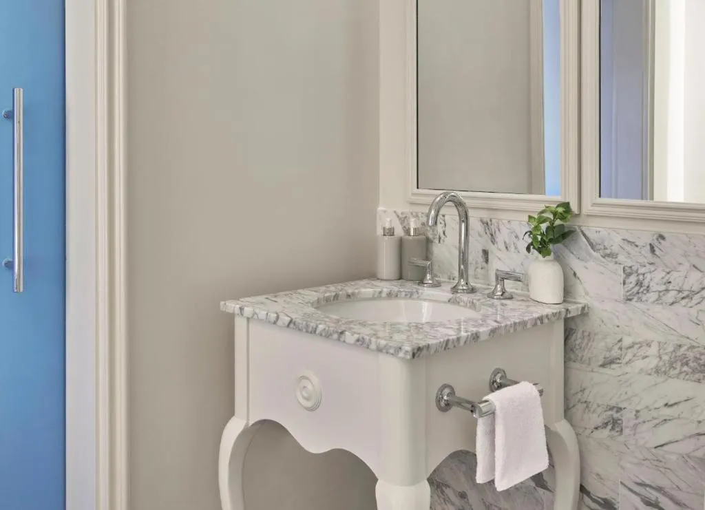 Toilet in Viceroy Santa Monica