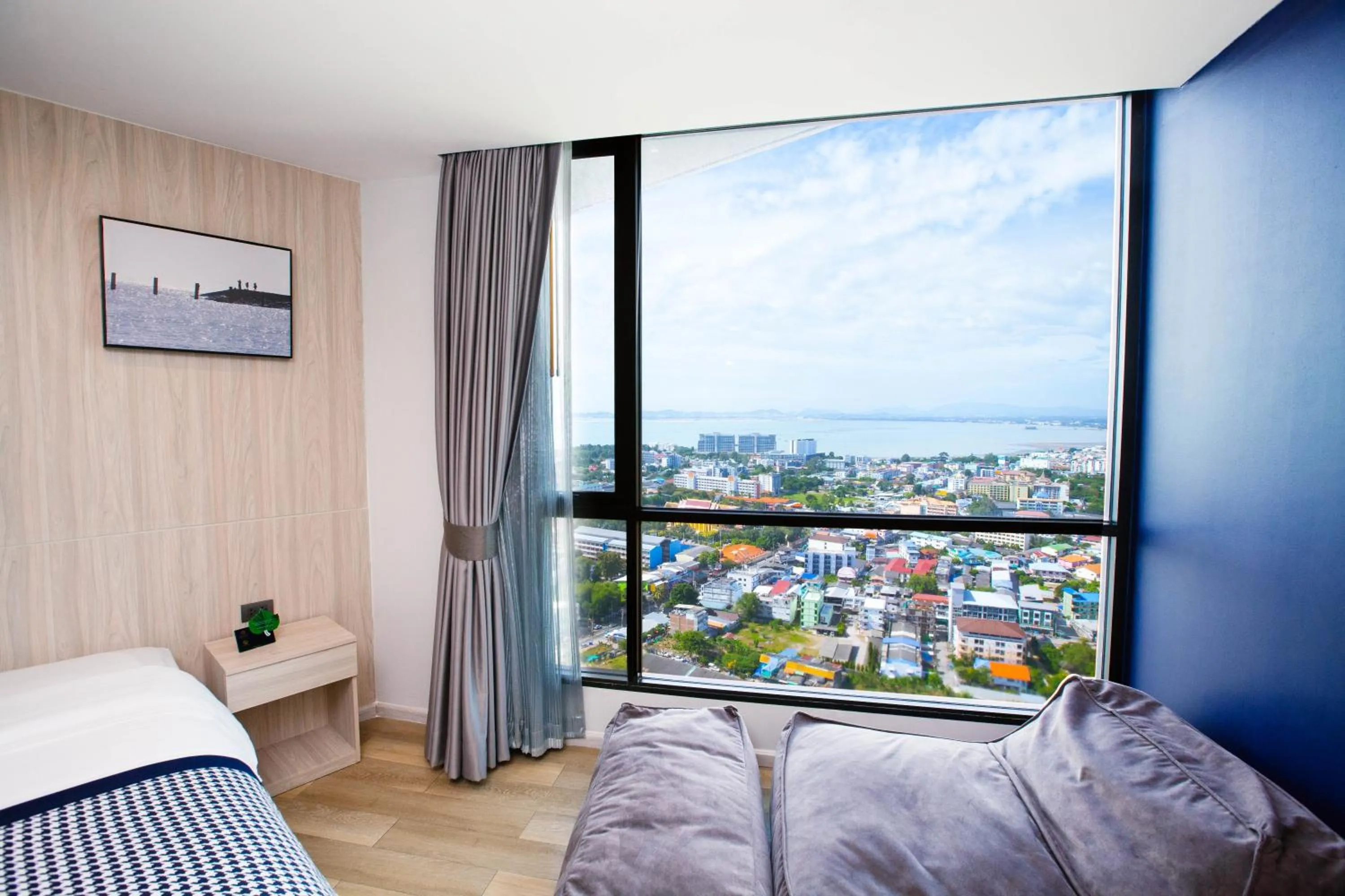 Sea view, Bed in Brighton Grand Hotel Pattaya - SHA Extra Plus