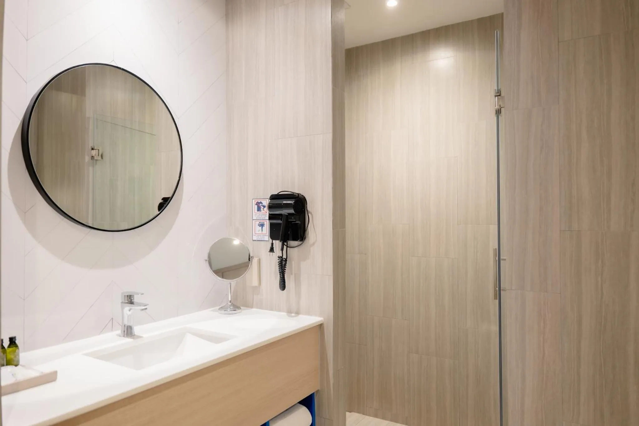 Bathroom in Brighton Grand Hotel Pattaya - SHA Extra Plus