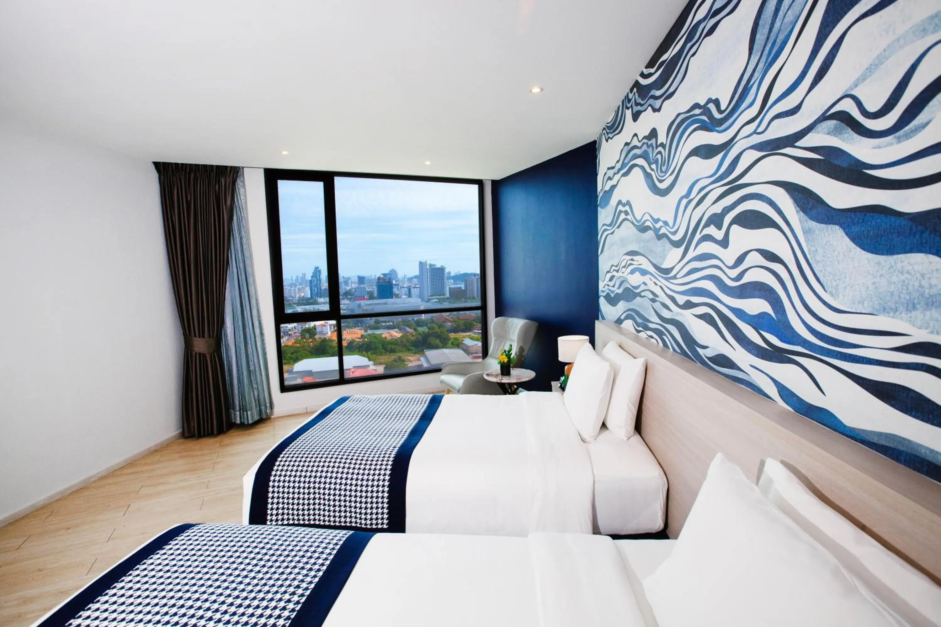 Photo of the whole room, Bed in Brighton Grand Hotel Pattaya - SHA Extra Plus