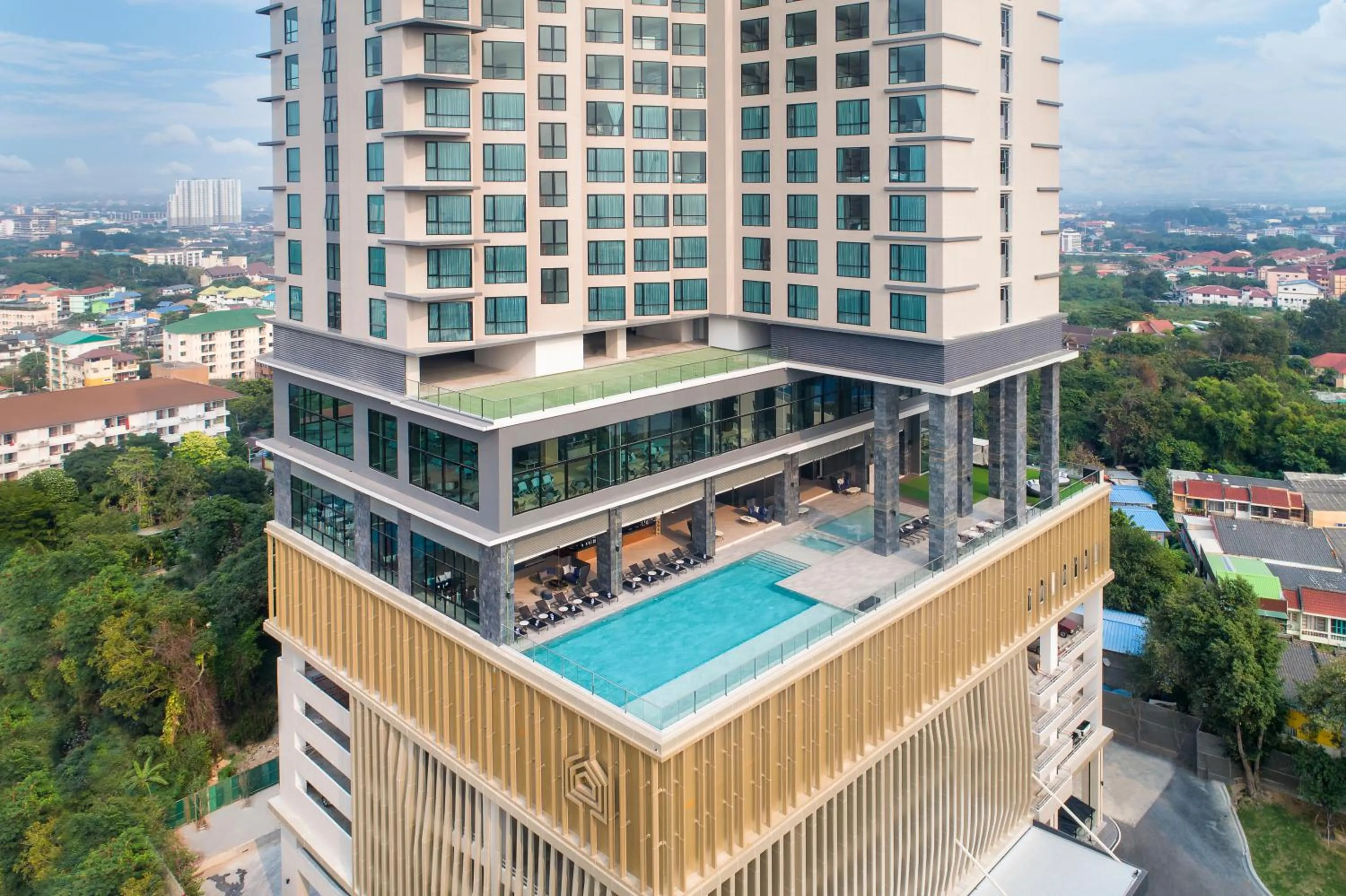 Property building in Brighton Grand Hotel Pattaya - SHA Extra Plus
