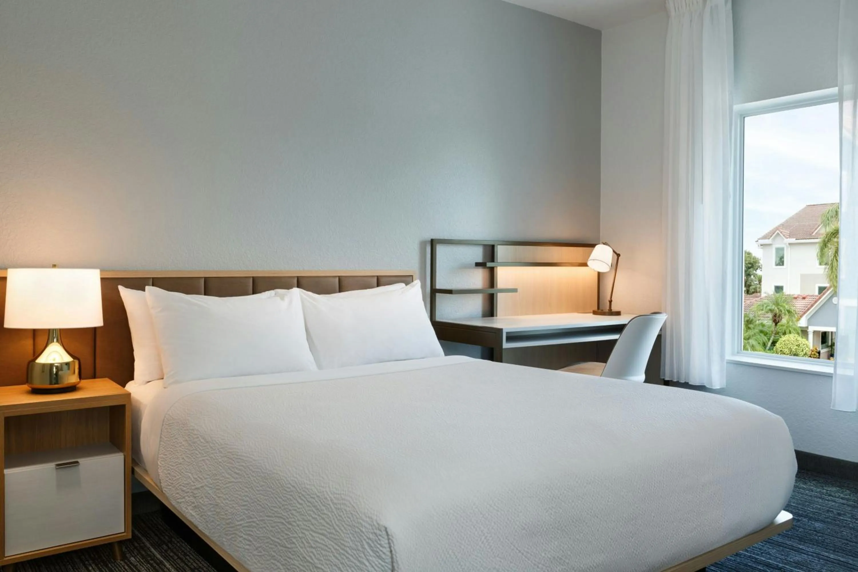 Bedroom, Bed in TownePlace Suites Fort Lauderdale West