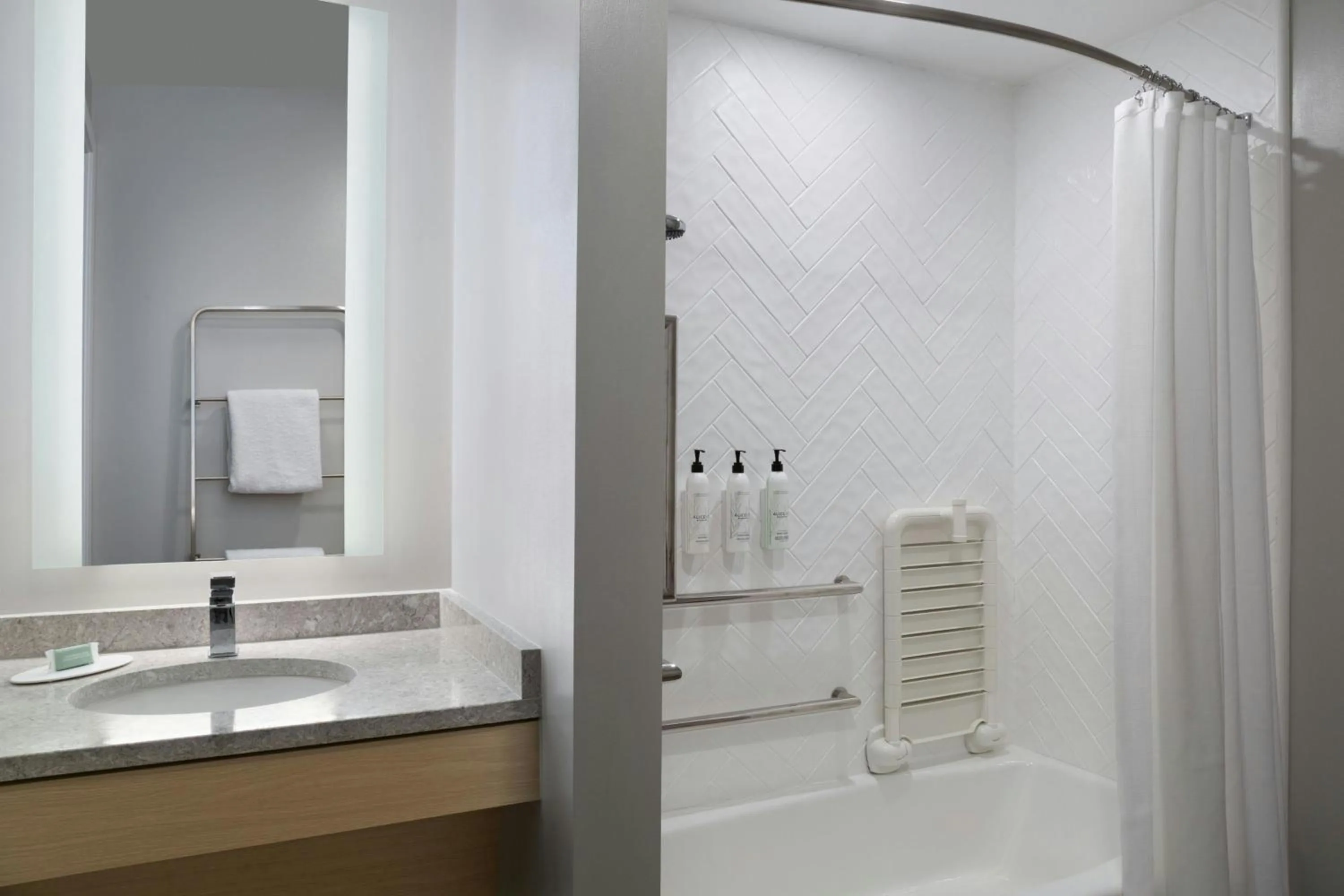 Bathroom in TownePlace Suites Fort Lauderdale West