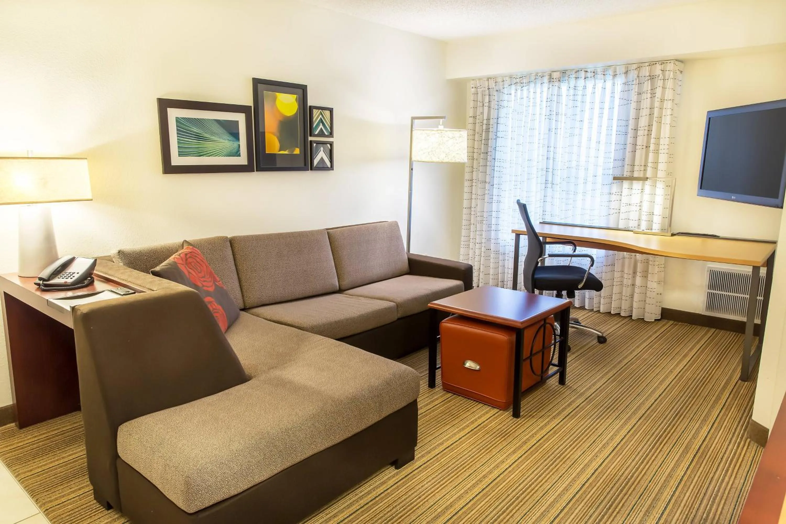 Living room in Residence Inn Sioux Falls