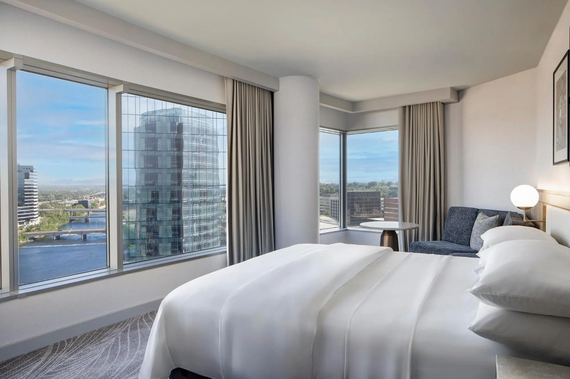 Bed in JW Marriott Grand Rapids