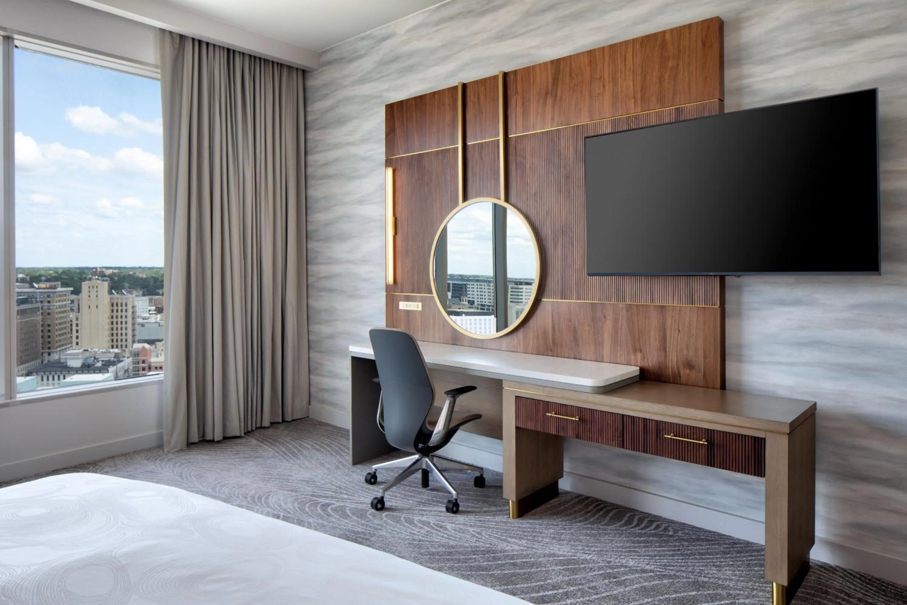 Photo of the whole room, Bed in JW Marriott Grand Rapids