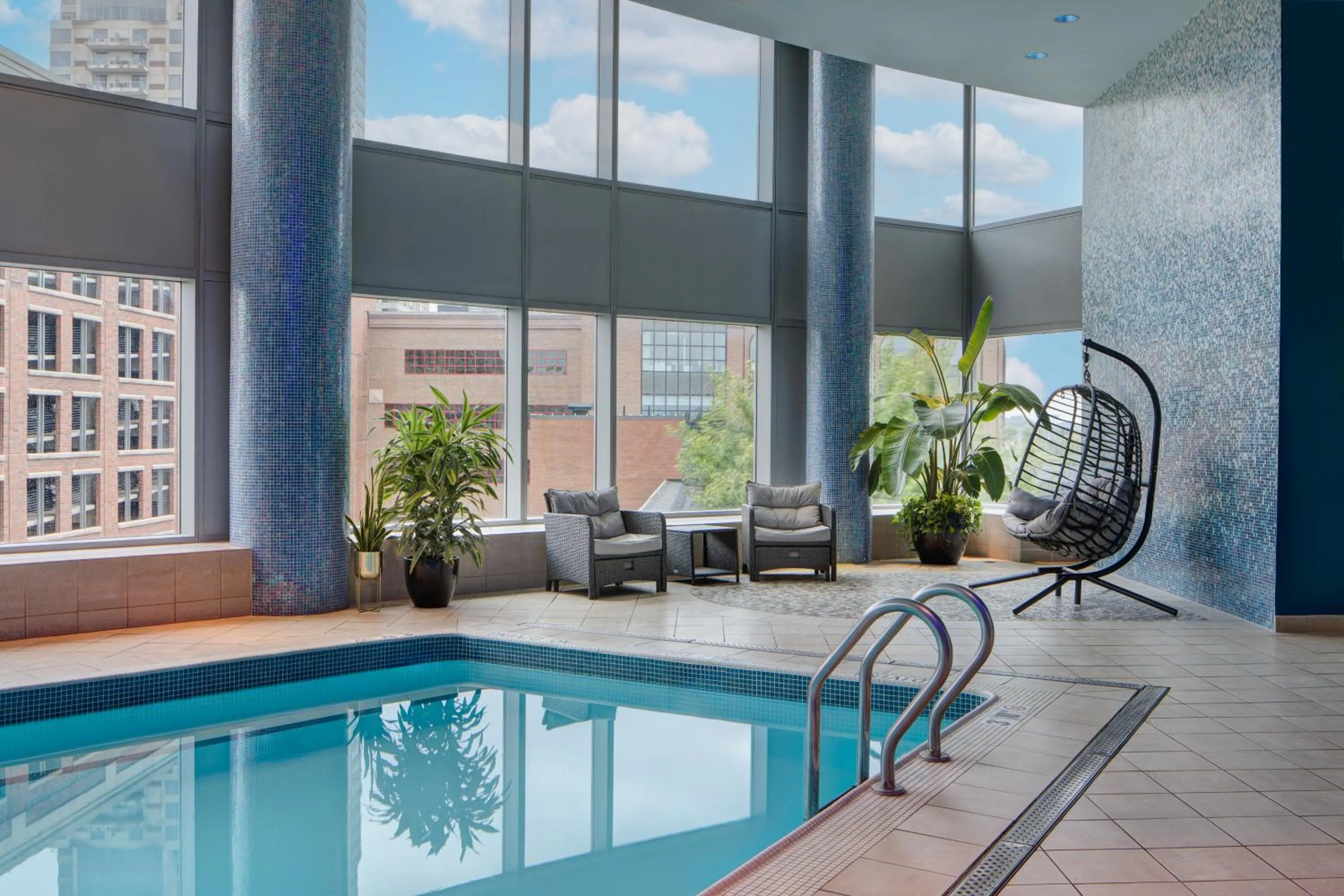 Swimming pool in JW Marriott Grand Rapids